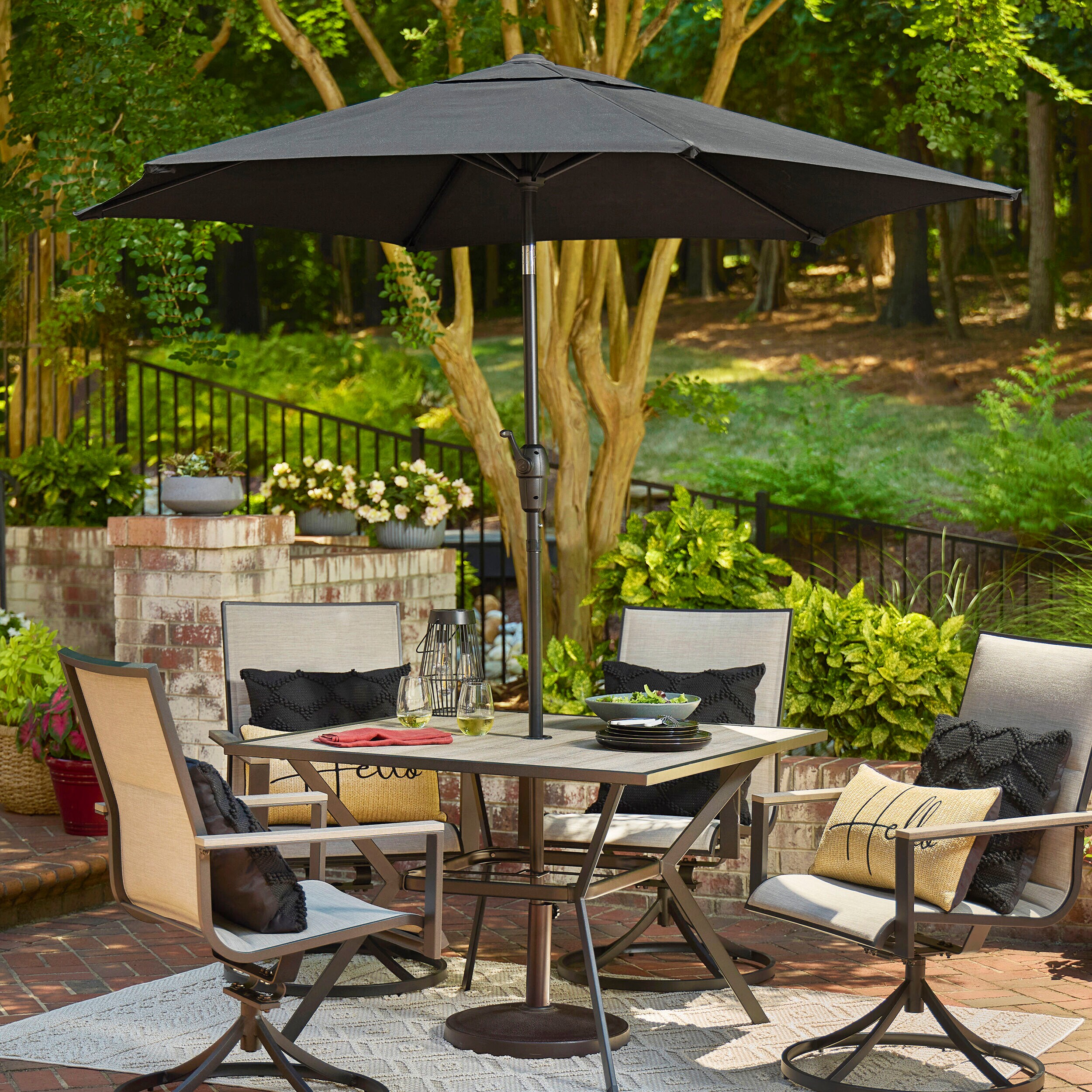 Style Selections 7.5-ft Steel Black Push-button Tilt Market Patio Umbrella