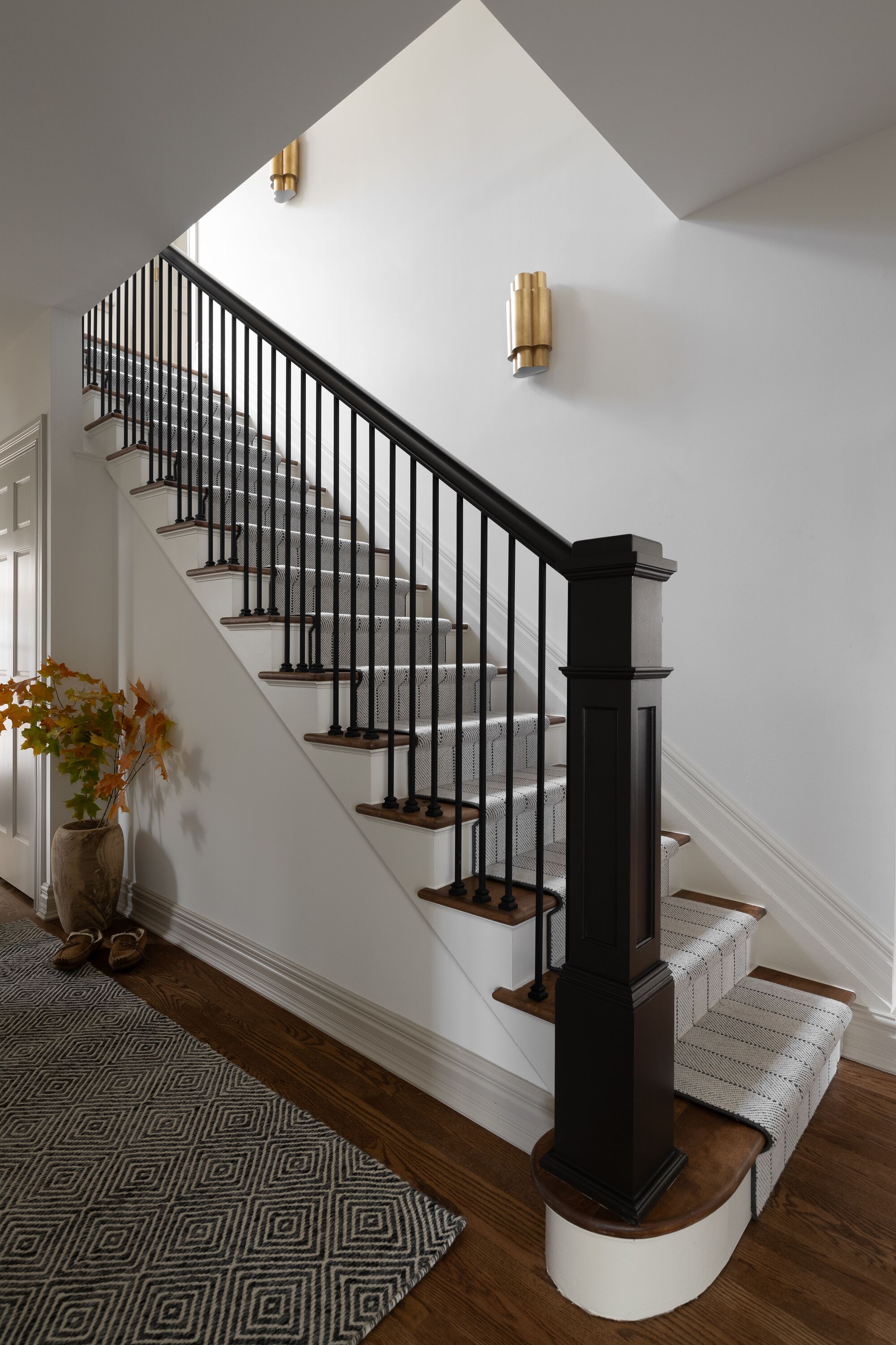 L.J. Smith Stair Systems LJRA-4091-P Interior-Stairpart-Newel-Posts - View #2