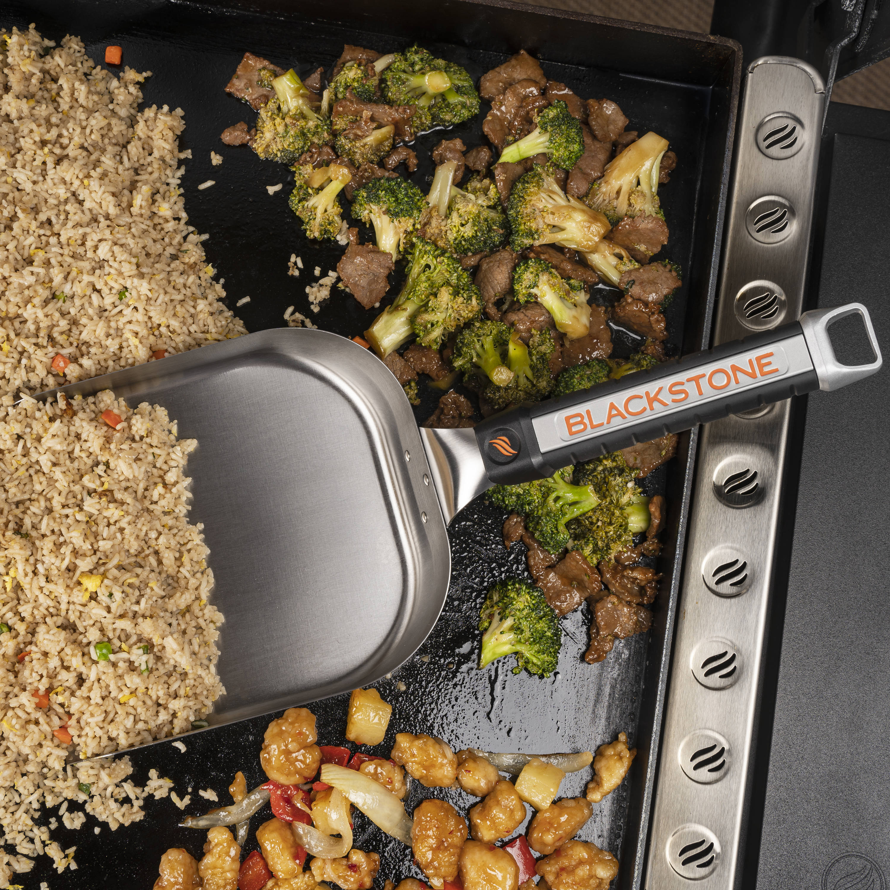 Blackstone Culinary Stainless Steel Griddle Scoop in the Grilling Tools &  Utensils department at