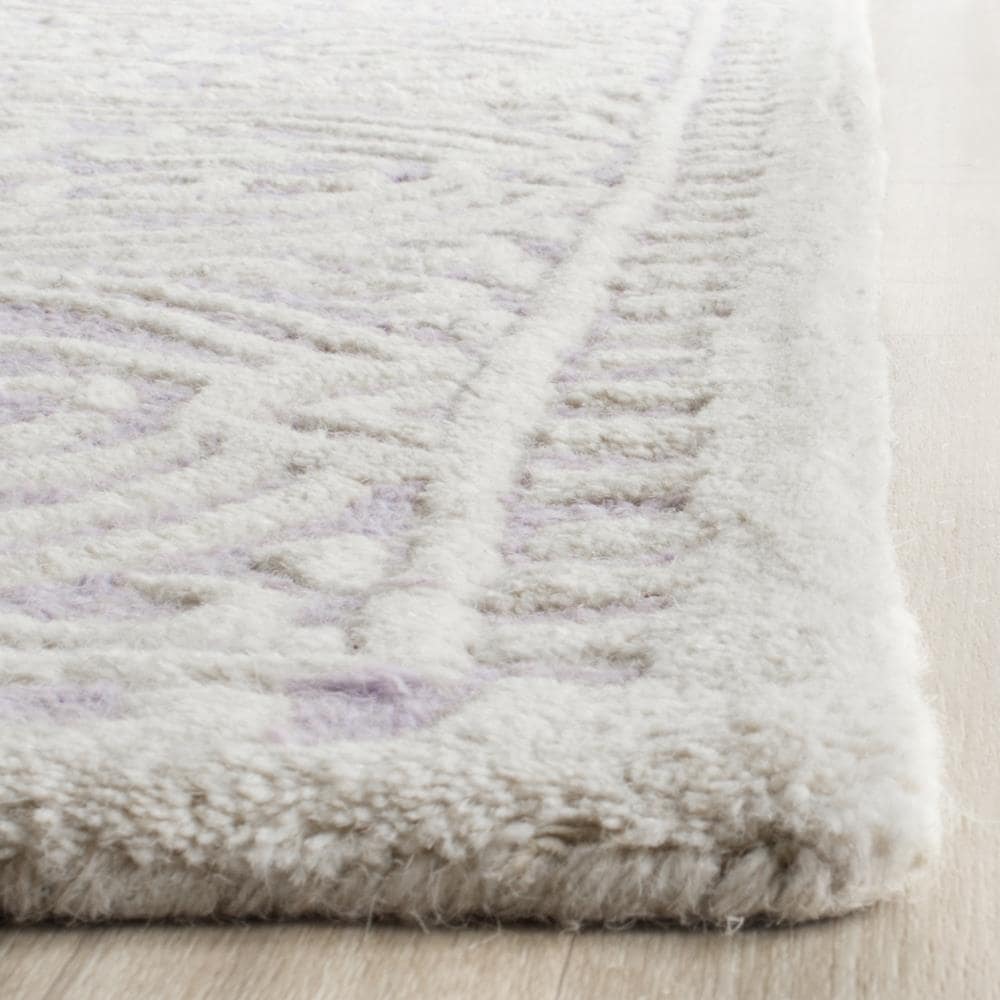 Ivory and Lavender Hand-Tufted Wool Area Rug 4' x 6'