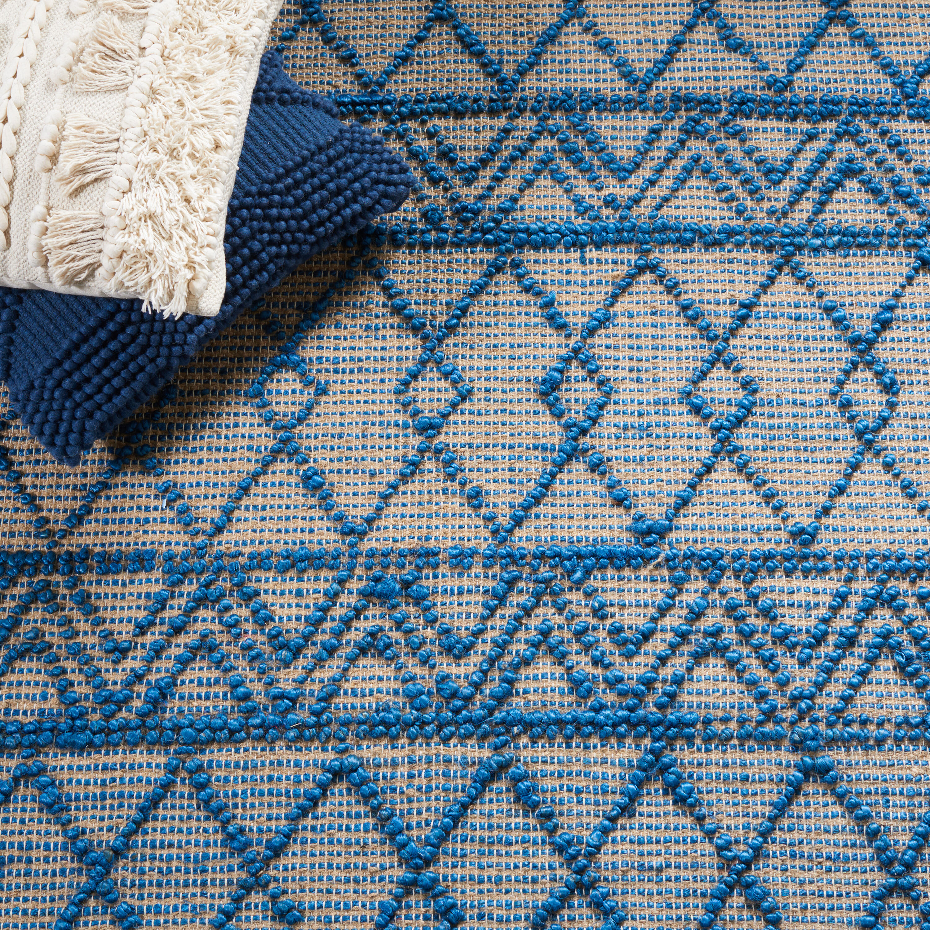 Safavieh NF221M-28 rugs - View #5