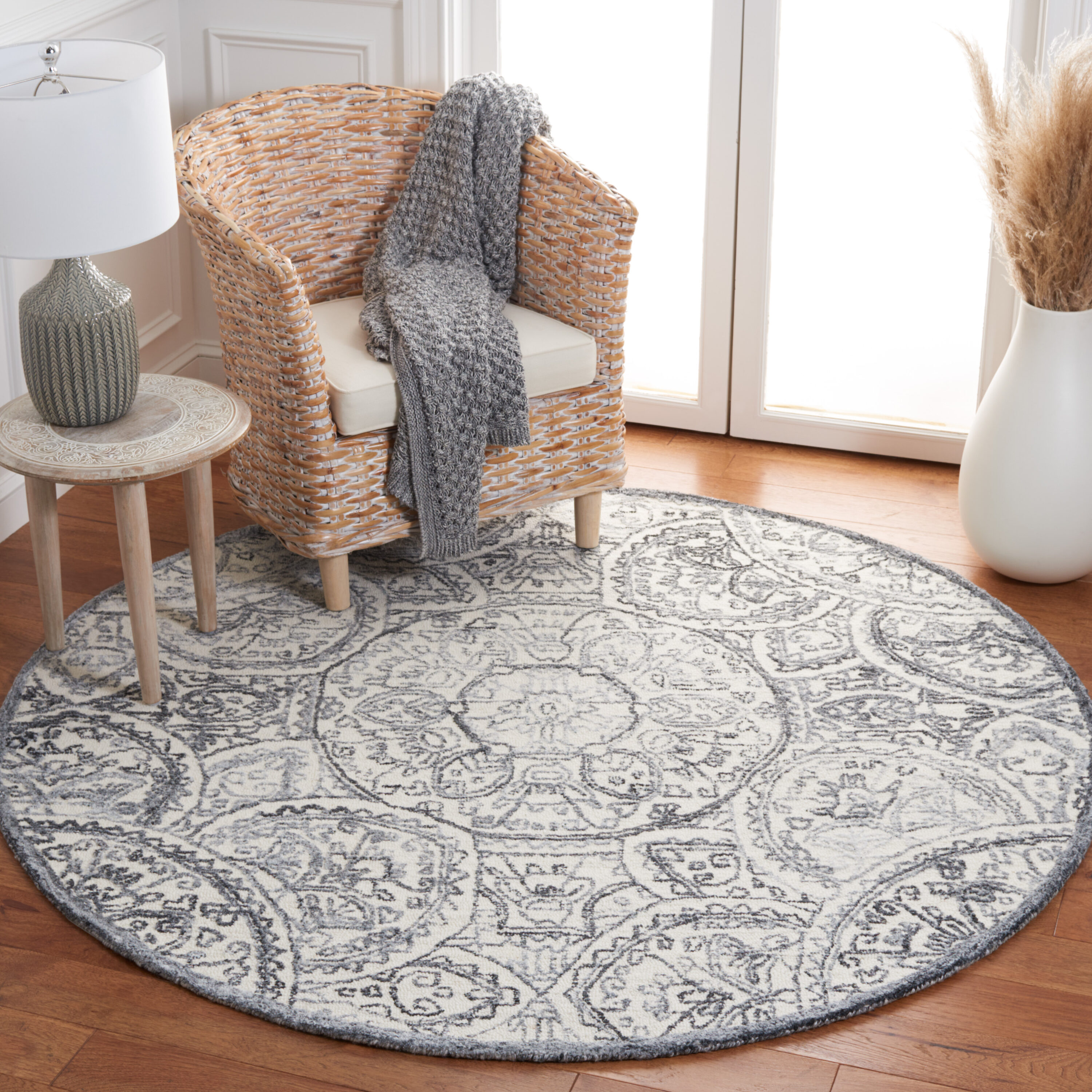  Metro 889 Ivory/Gray Traditional 6ft x 6ft Round Rug