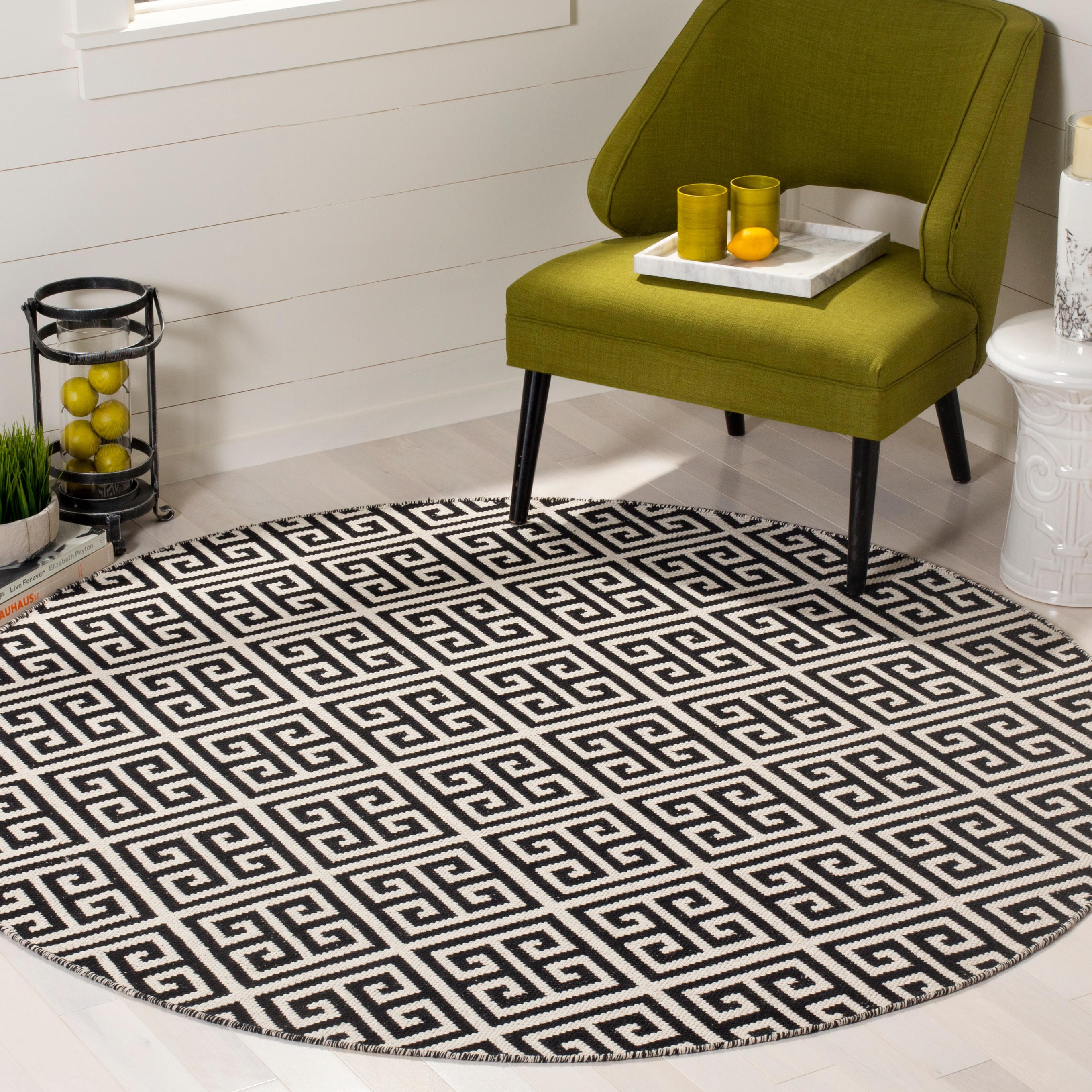 Safavieh MTK724D-6R Montauk Topsail 6 x 6 (ft) Cotton Black/Ivory Round Indoor Abstract Area rug