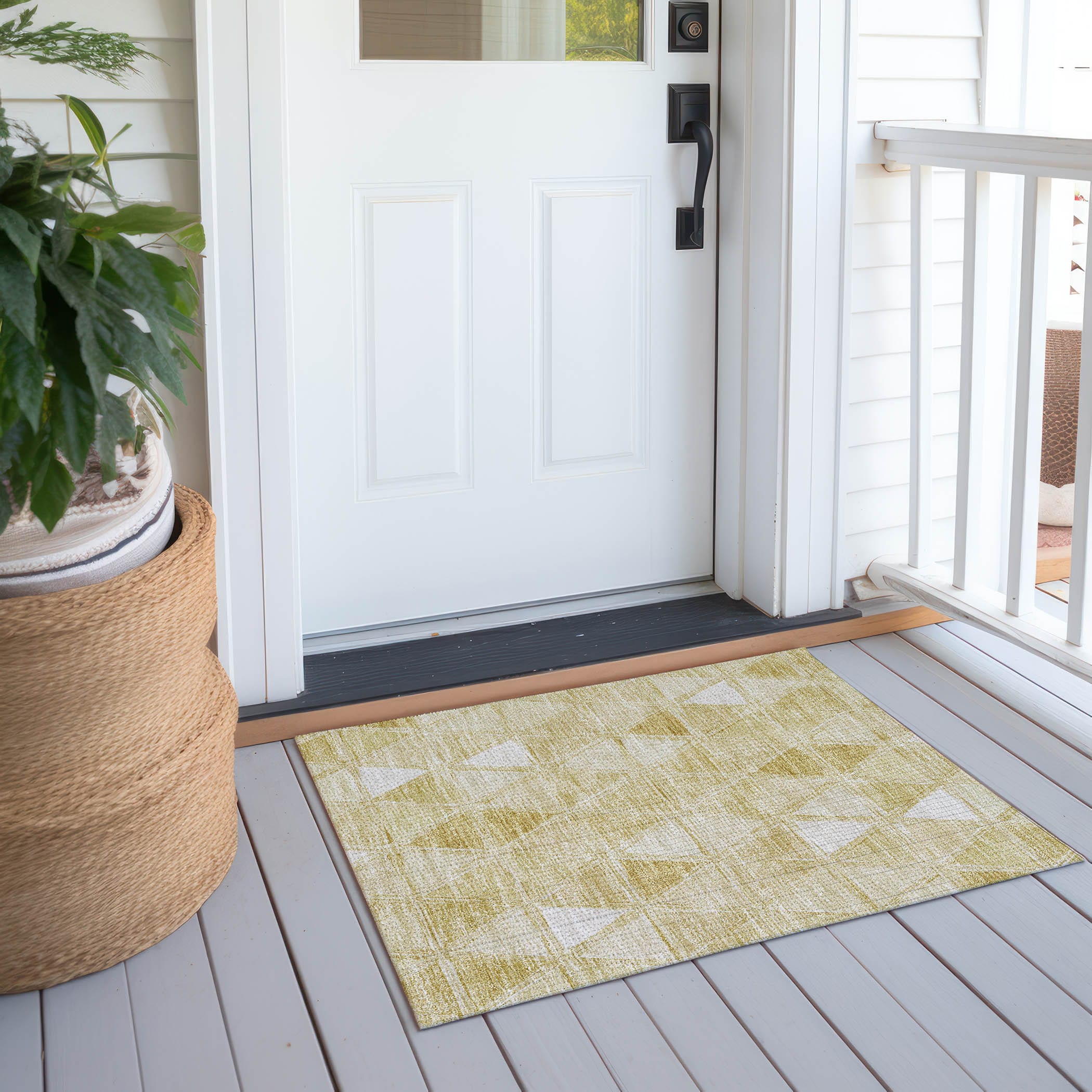 Gold Geometric Pattern Indoor Outdoor Washable Rug 1'8" x 2'6"