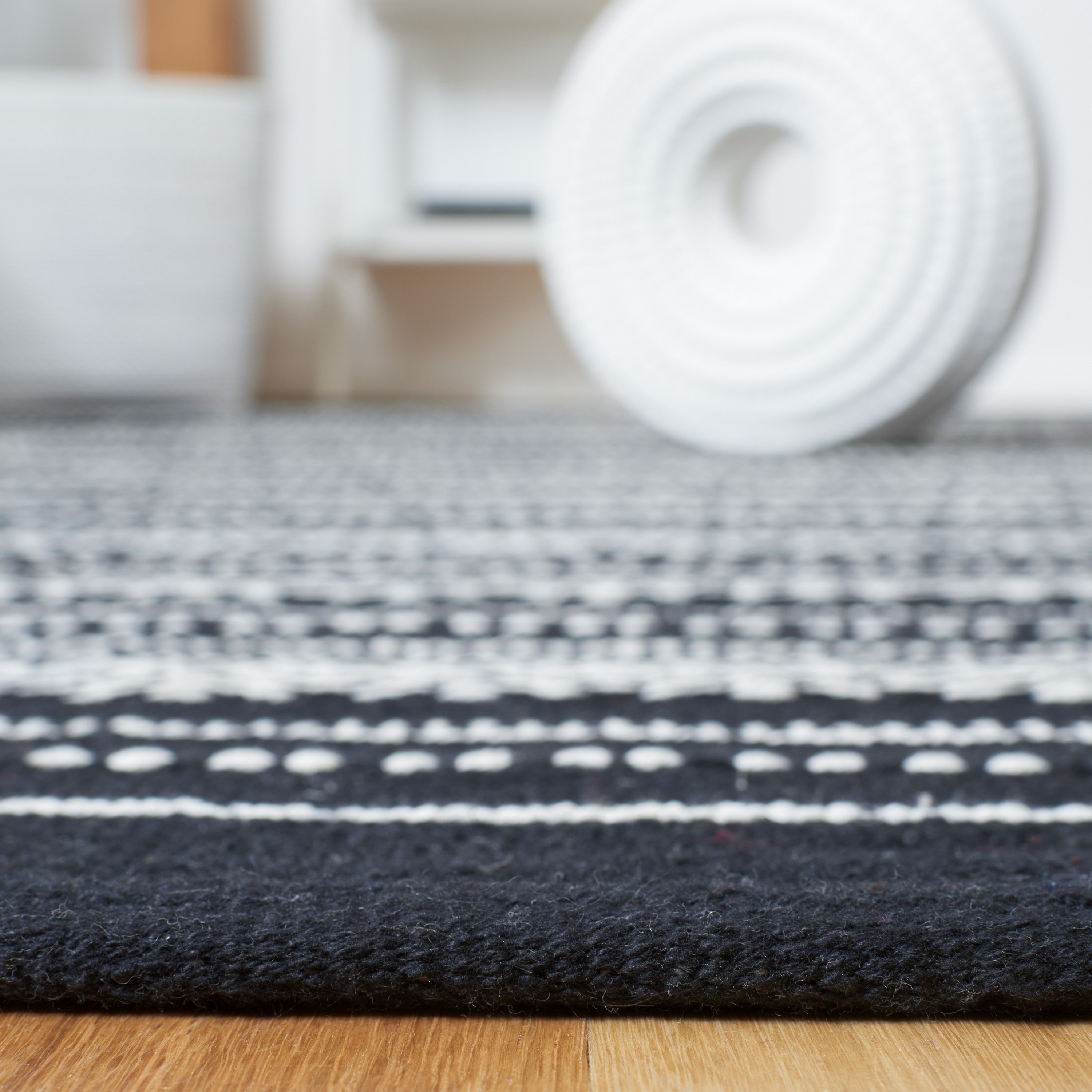 Black and White Handwoven Wool Kilim 4' x 6' Area Rug