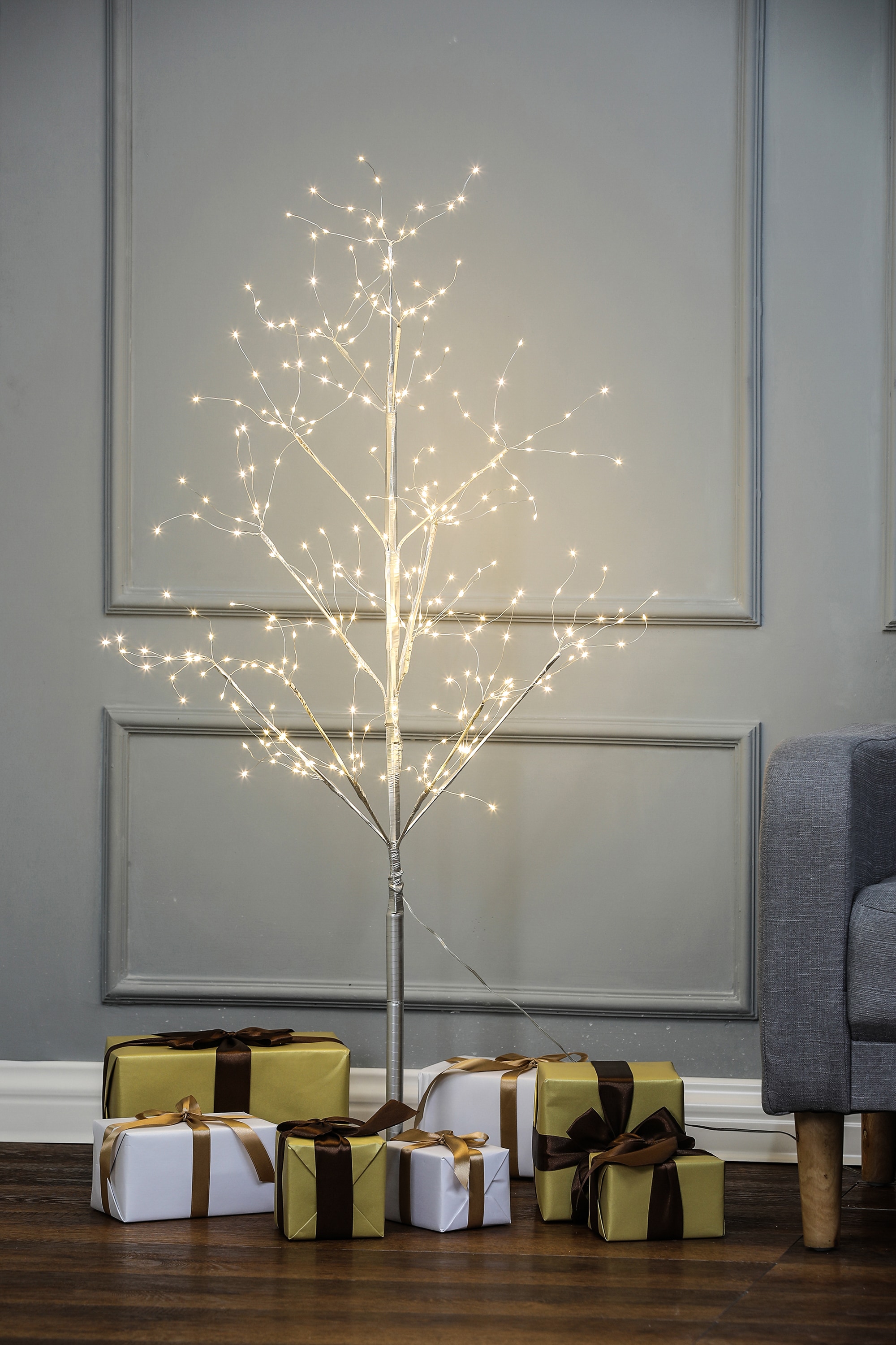 LuxenHome WHHD968 Artificial-Christmas-Trees - View #4