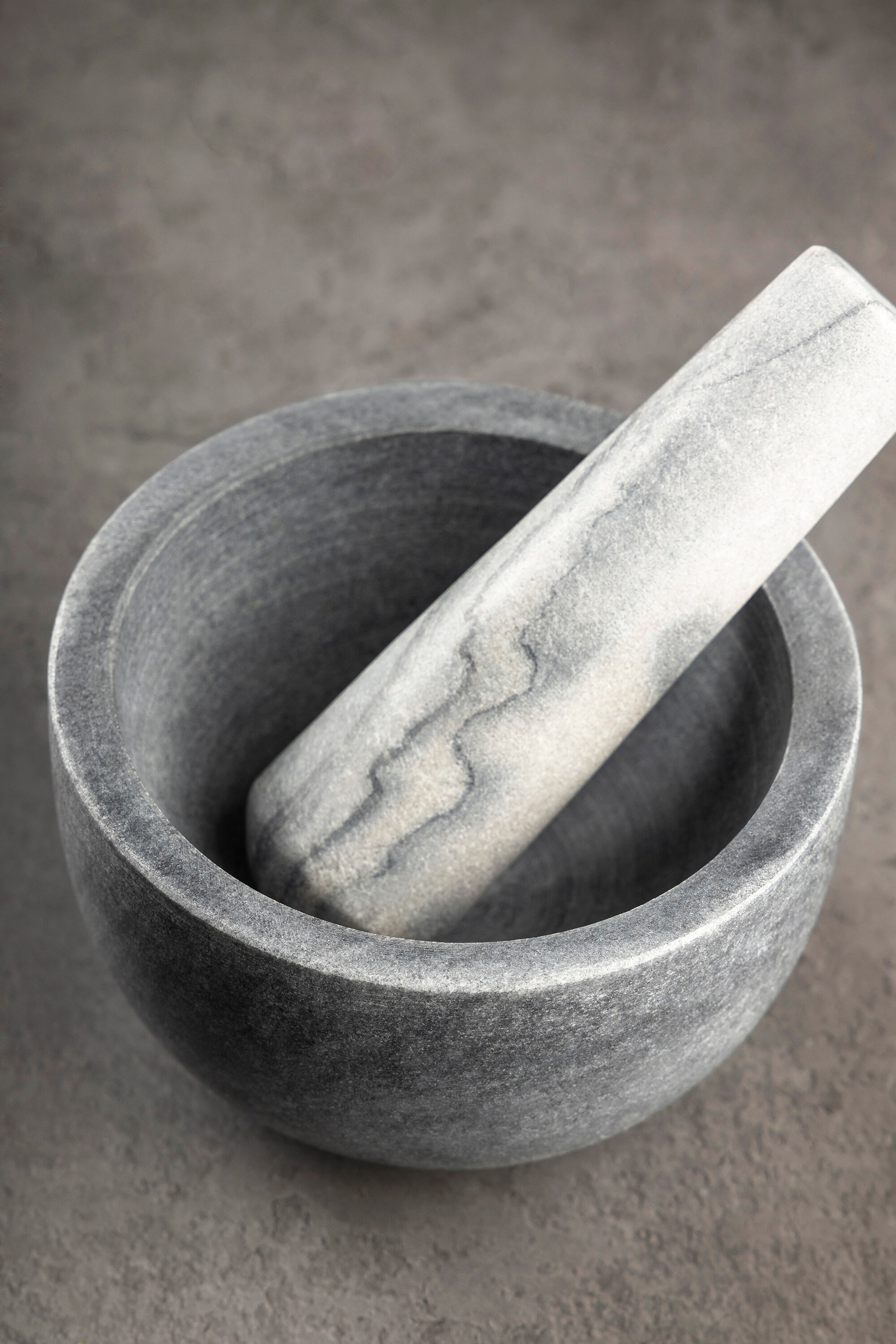 GAURI KOHLI Kismet Marble Mortar Pestle - White