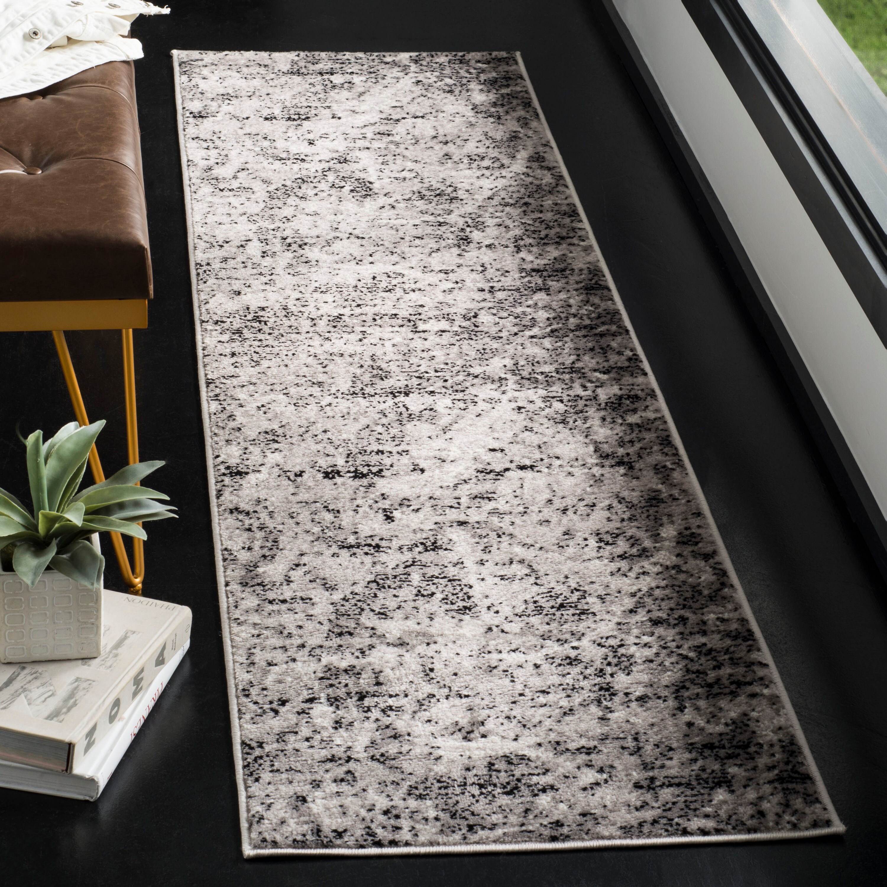 Safavieh SKY186L-28 Skyler Dumage 2 x 8 (ft) Loomed Polypropylene Charcoal/Ivory Rectangular Indoor Distressed/Overdyed Industrial Runner rug