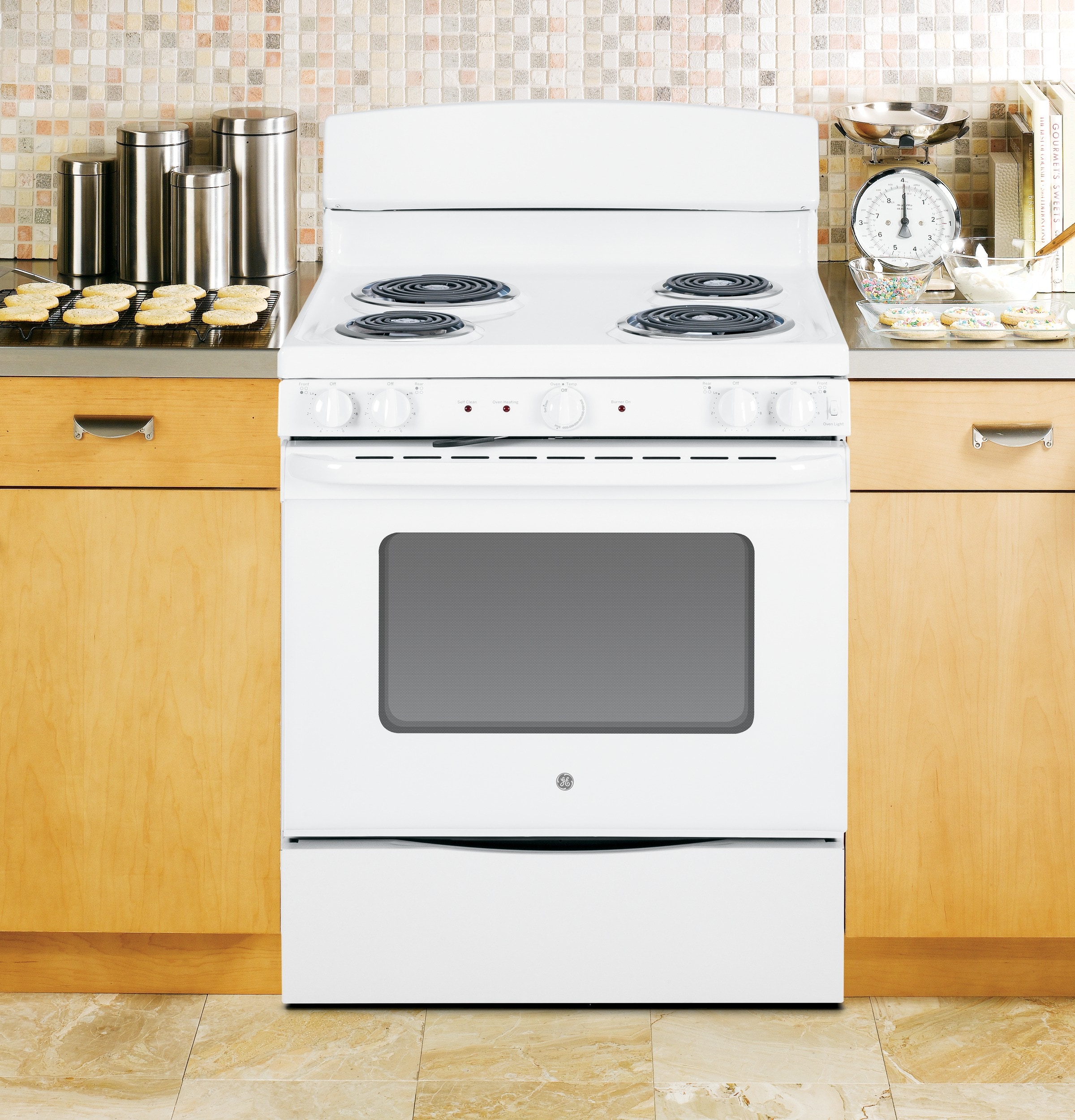 GE 30-in 4 Elements 5-cu ft Self-Cleaning Freestanding Electric Range ...