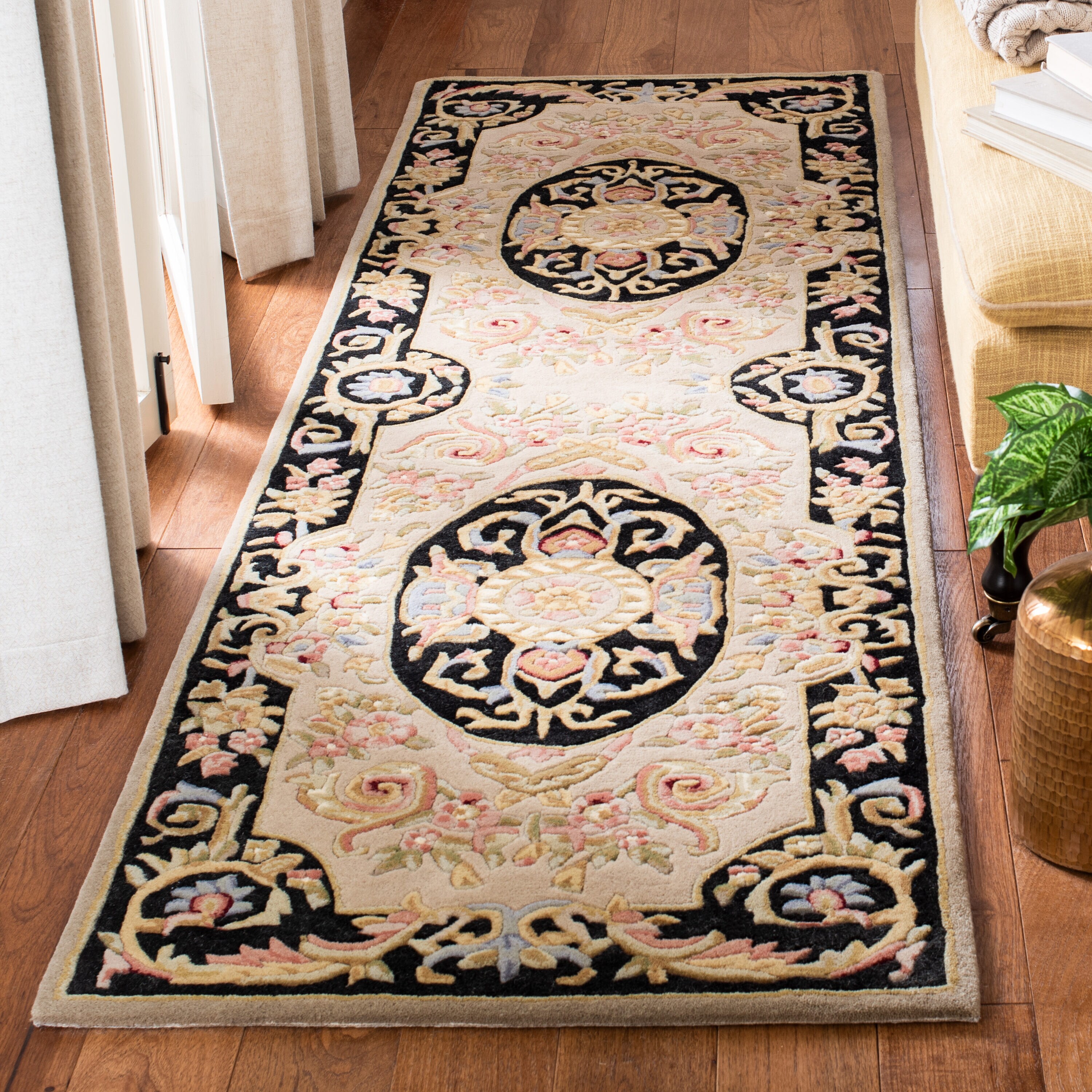  Sav206 Ivory/Gold Traditional 2ft-6in x 8ft Runner Rug