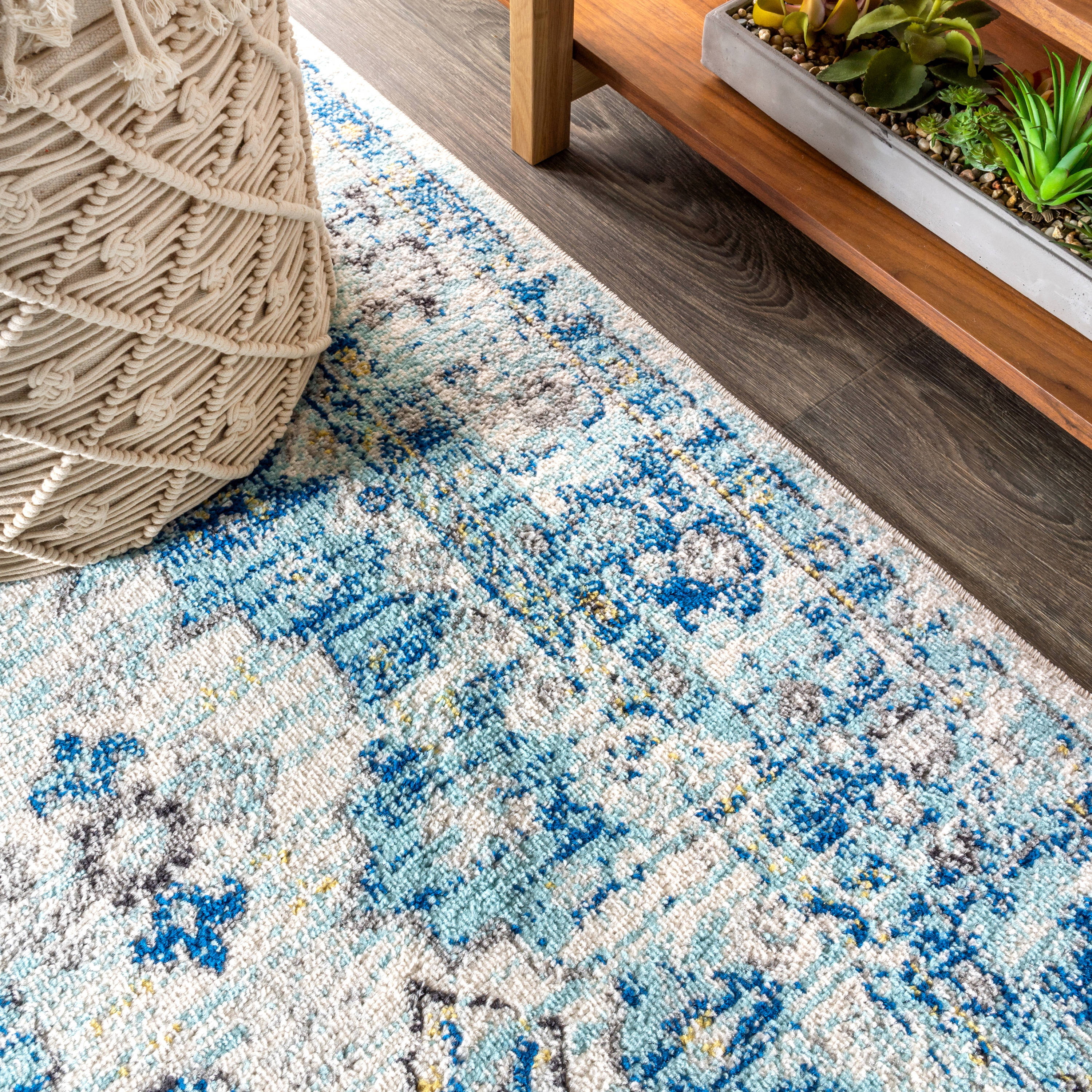 Modern Vintage Medallion Blue Synthetic 4' x 6' Area Rug