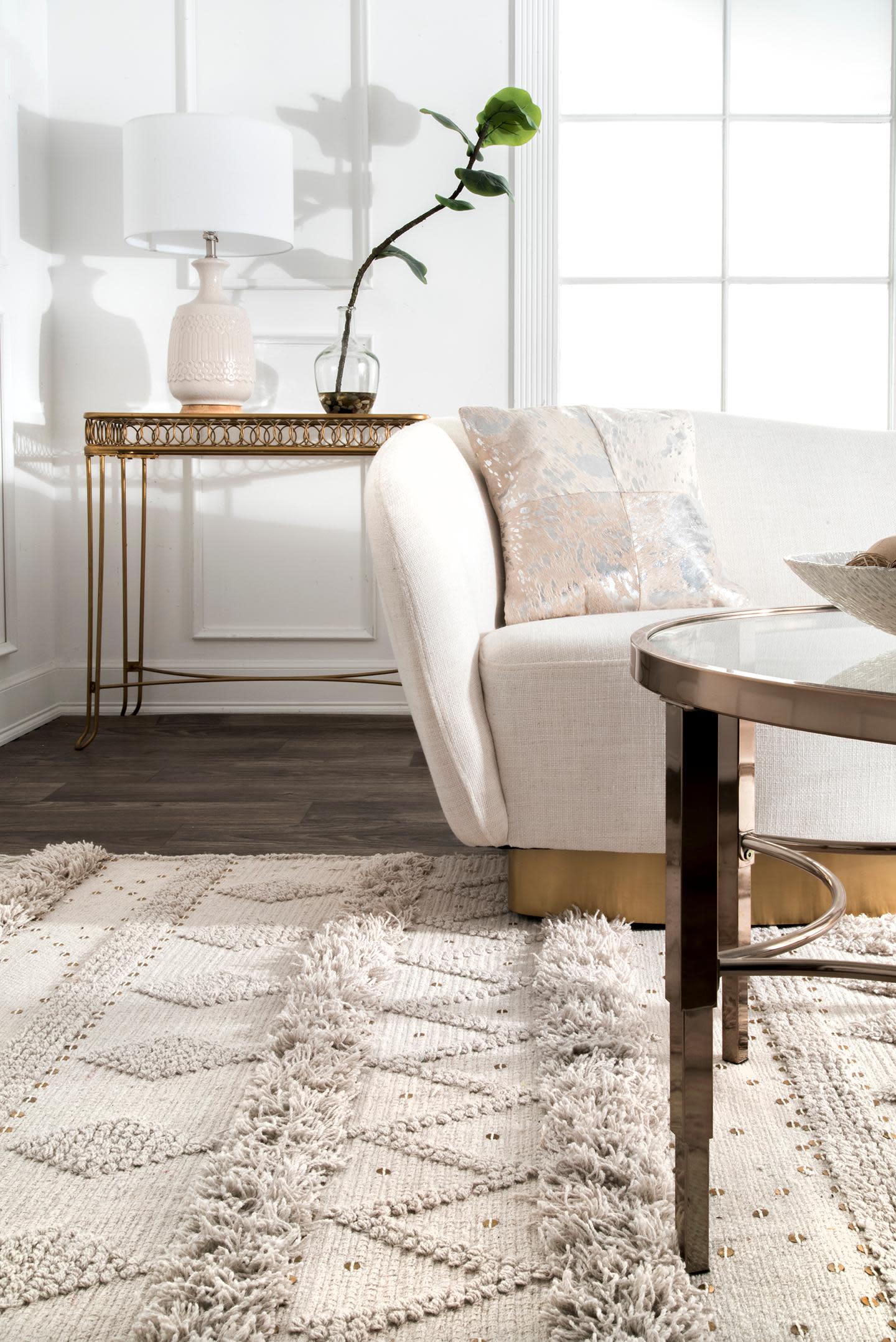 Chandy Ivory Hand-Tufted Round Wool Area Rug