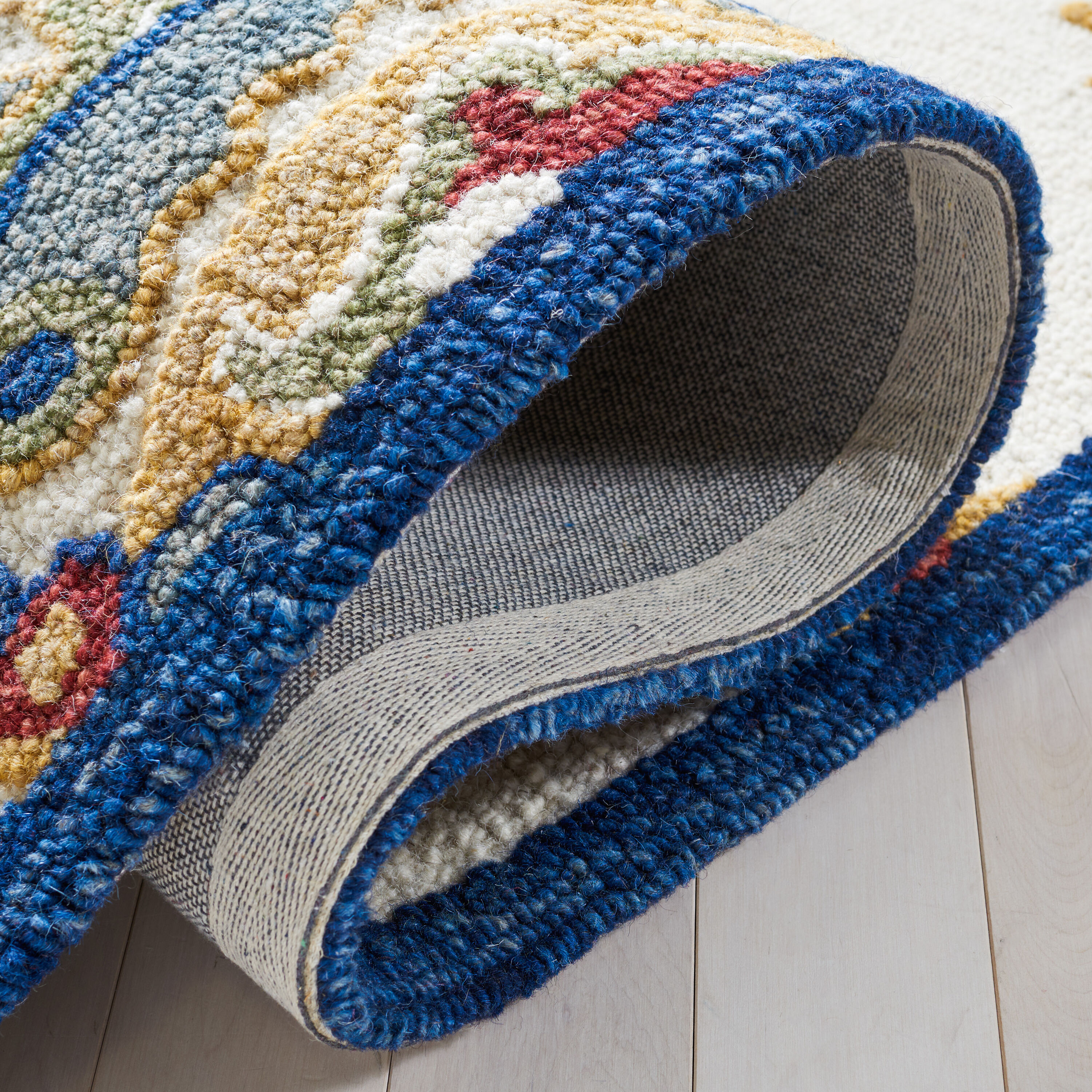 Safavieh BLM561A-4 rugs - View #7