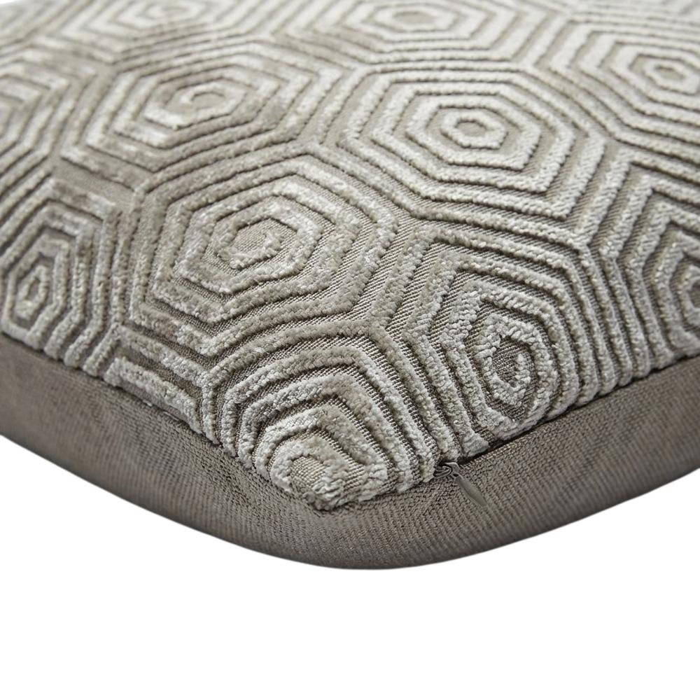 Michael Amini BCS-DP19-SUTER-STL Accent-Pillows - View #7