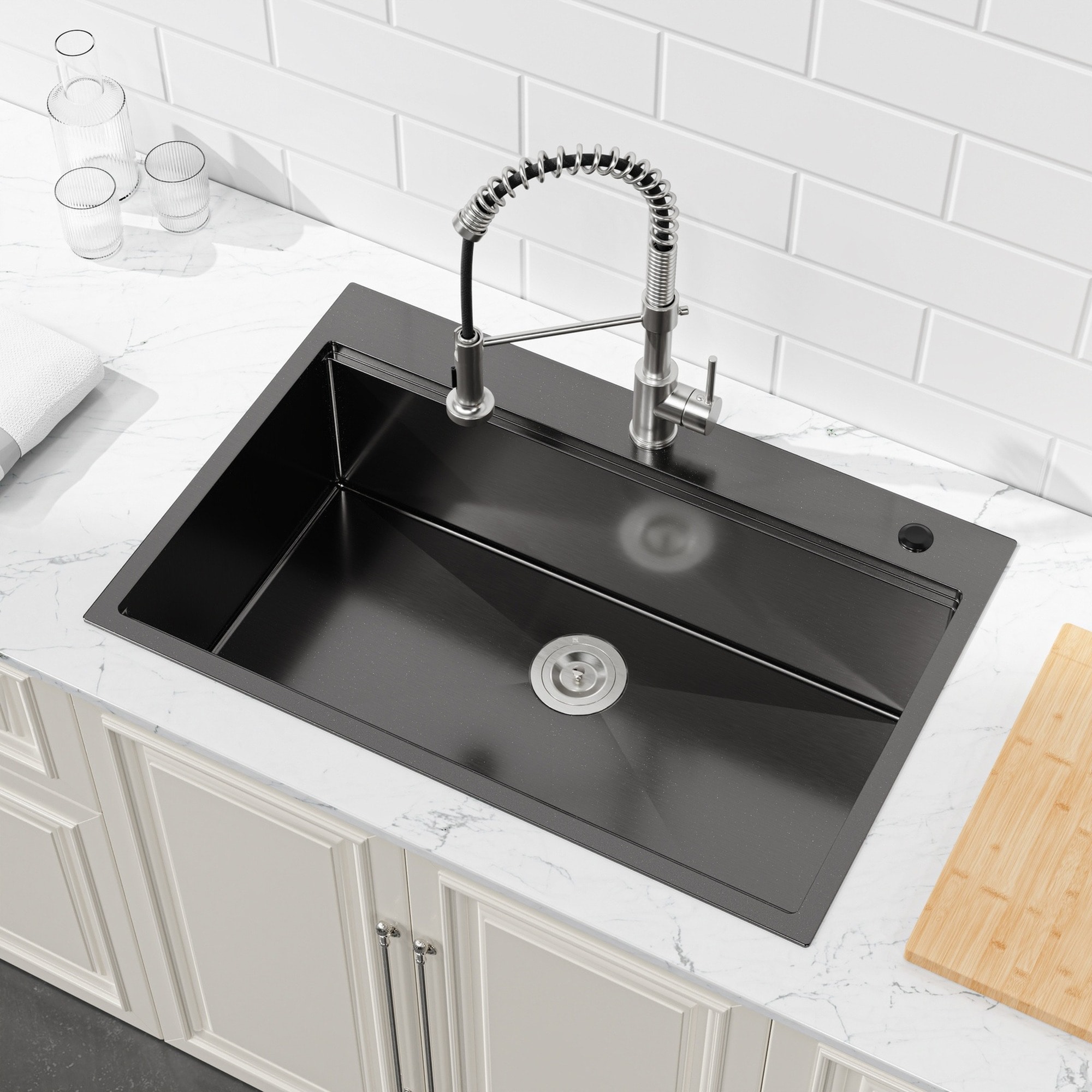 IAK 33 inch x 22 inch x 10 inch Black Stainless Steel Kitchen Sink with Single Bowl and Cutting Board