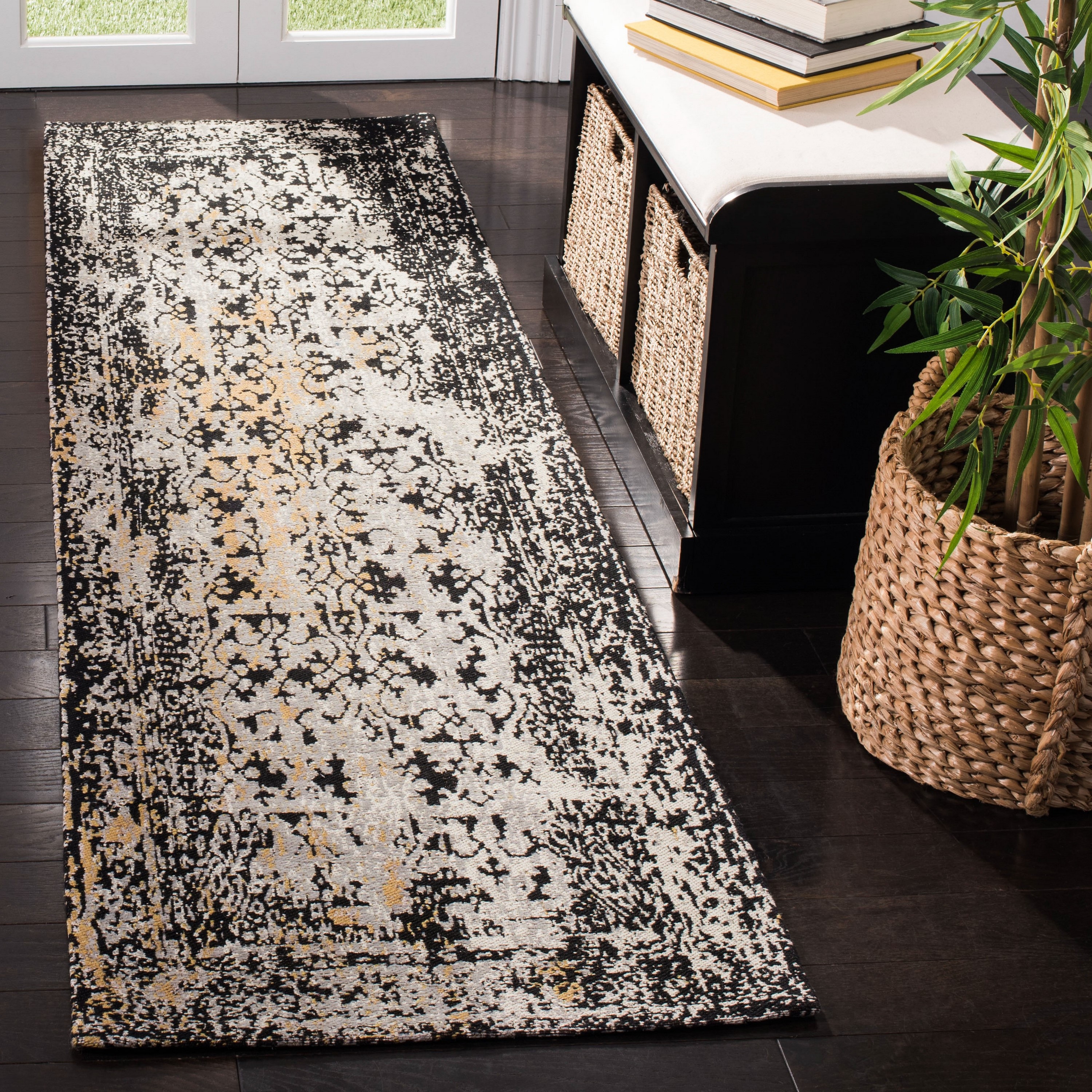 Safavieh CLV223A-28 Classic Vintage Reese 2 x 8 (ft) Loomed Synthetic Black/Silver Rectangular Indoor Distressed/Overdyed Vintage Runner rug