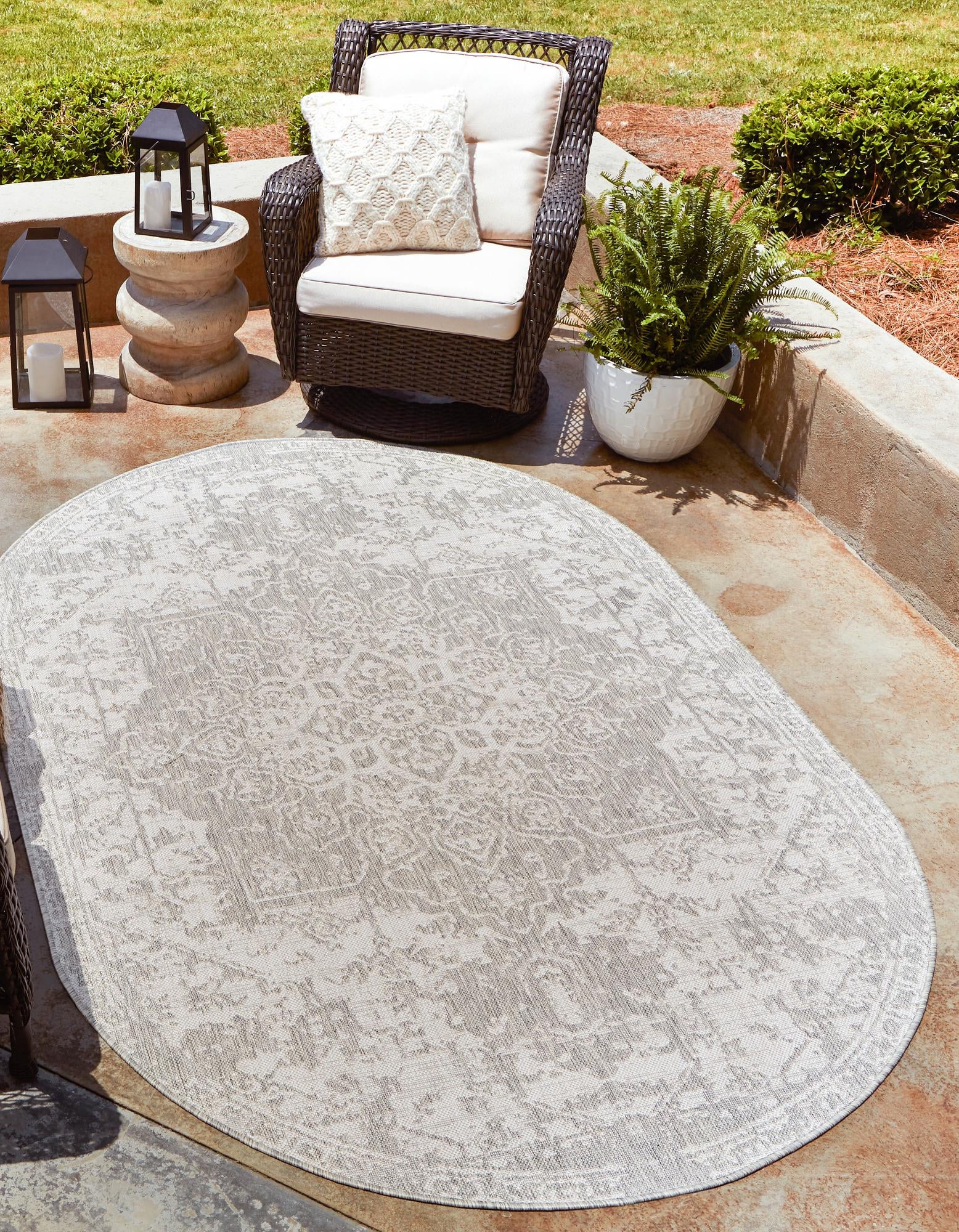 Unique Loom 3152235 Jill Zarin Outdoor 8 x 10 (ft) Loomed Polypropylene Gray Oval Indoor/Outdoor Medallion Area rug