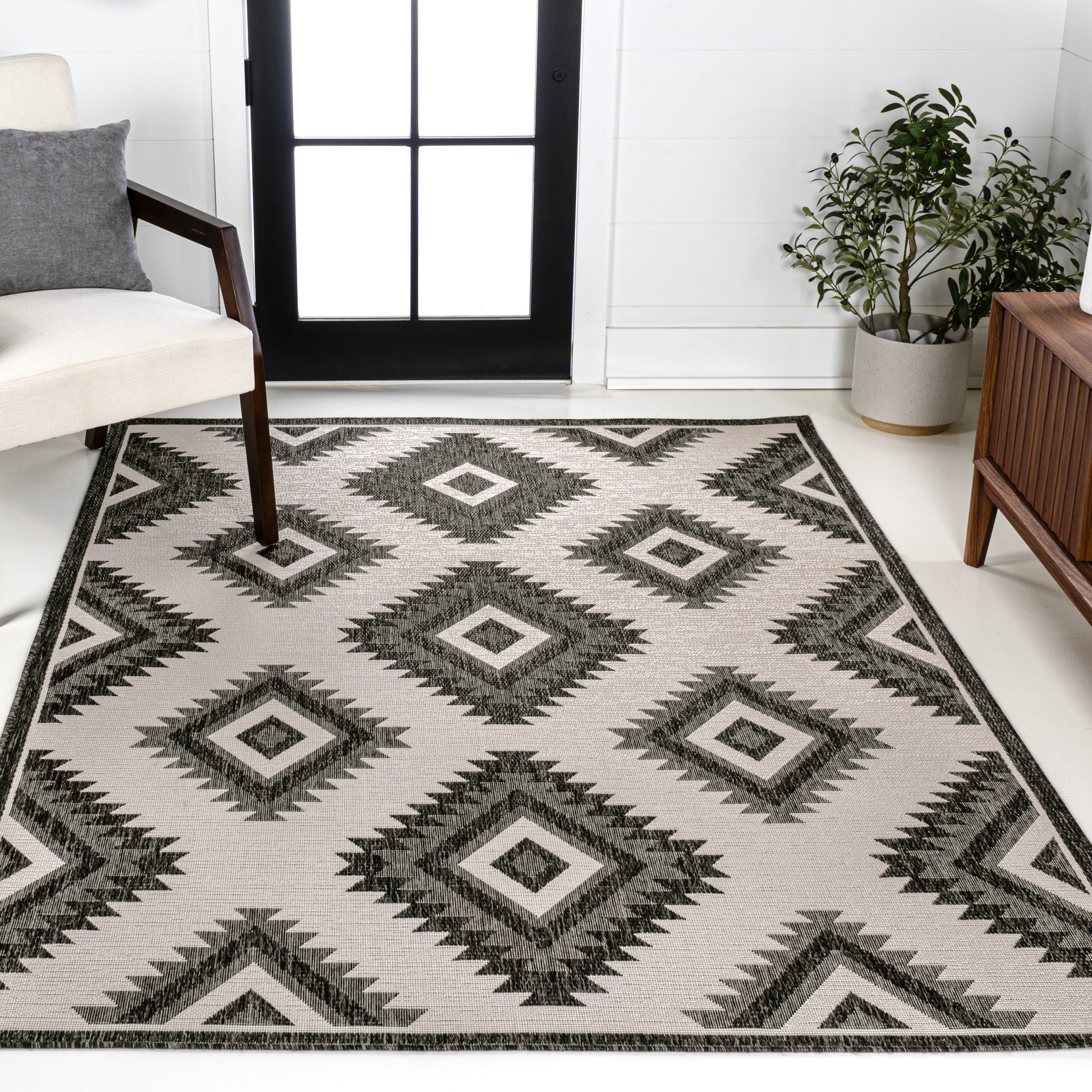 JONATHAN  Y TSN202A-3 TUSCAN SUN Lior Moroccan Diamond 3 x 5 (ft) Loomed Polypropylene Black/Cream Rectangular Indoor/Outdoor Ikat Moroccan Area rug