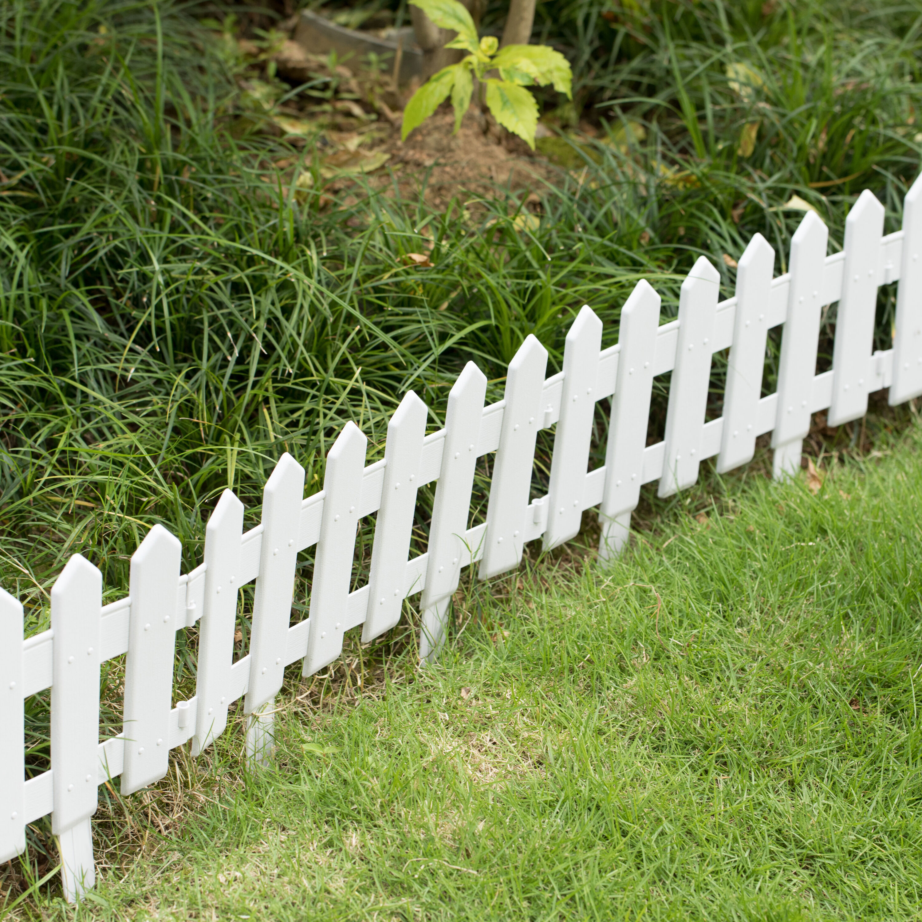 Gardenised Lawn Picket Fence in the Garden Fencing department at Lowes.com