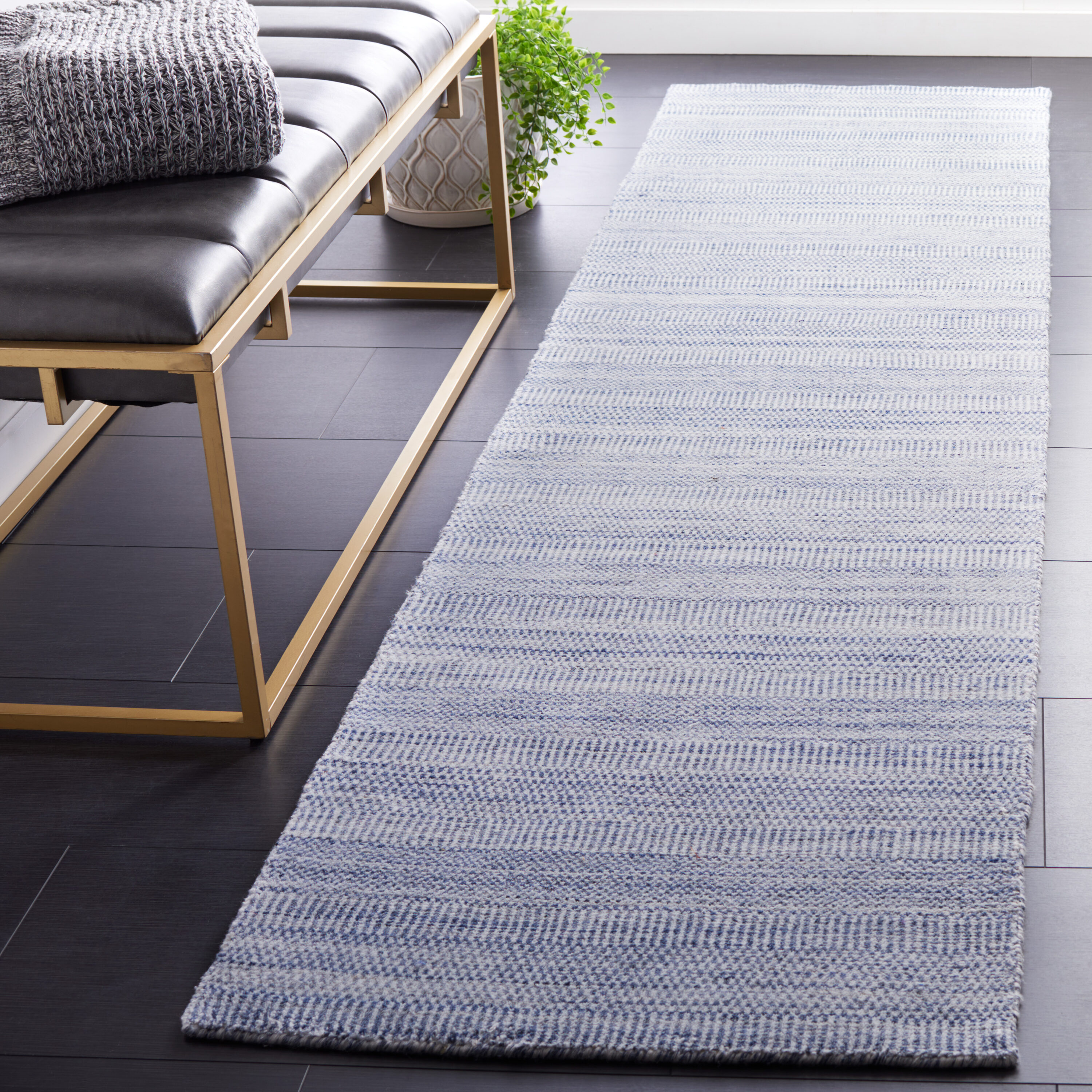  Mirage 125 Blue/Ivory Solid / Tonal 2ft-3in x 9ft Runner Rug