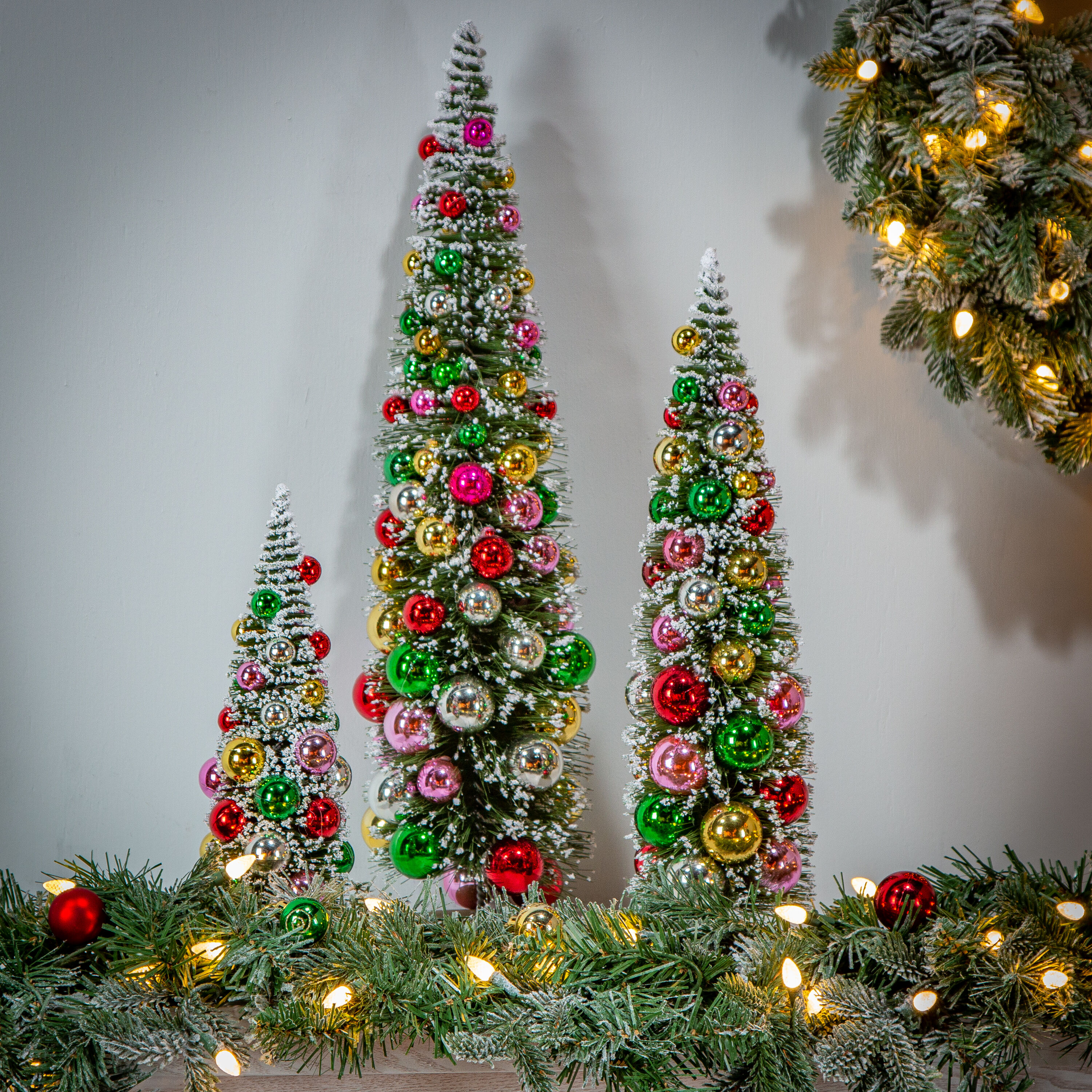 45 Bottle Brush Christmas Trees For Holiday Decor - DigsDigs