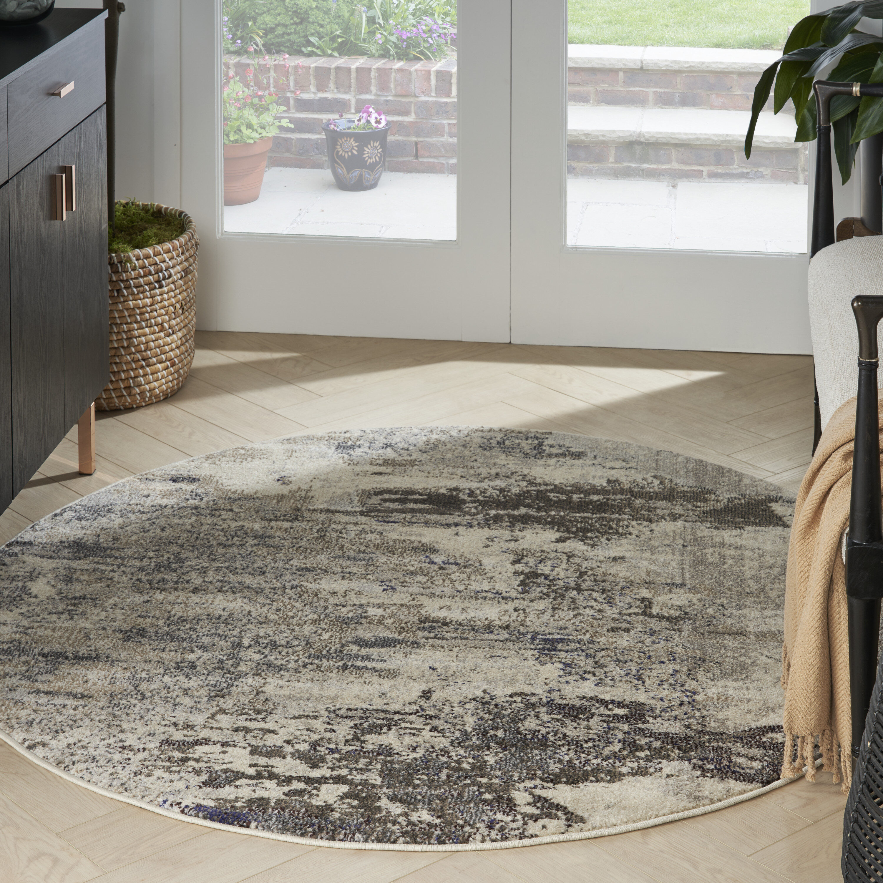 Nourison 99446179432 Celestial 5 x 5 (ft) Loomed Polypropylene Gray Round Indoor Distressed/Overdyed Vintage Area rug