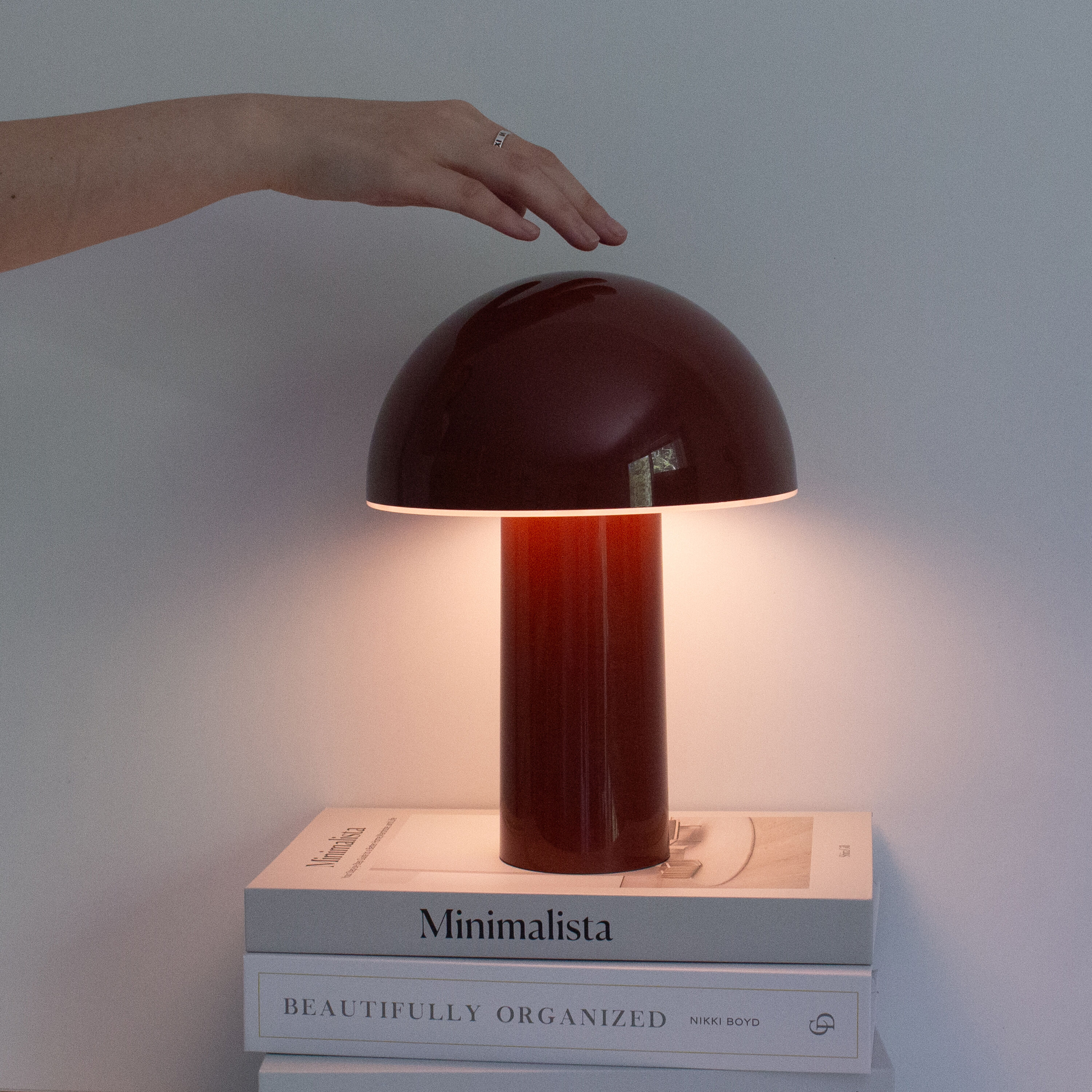 Brightech TL-CLA-RD Table-Lamps - View #2