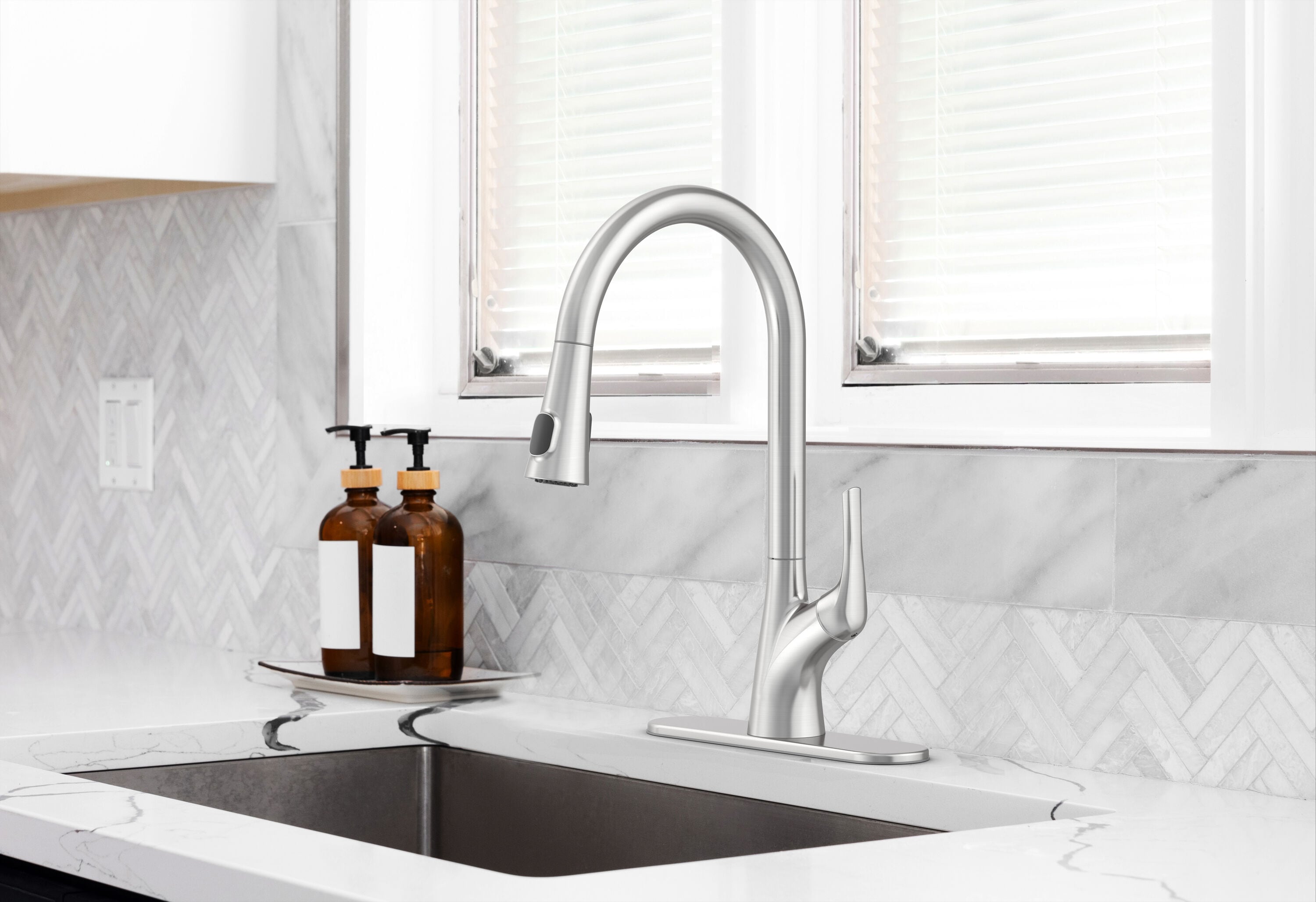 allen + roth 67914W-123402 Spot Free Stainless Steel Single Handle Deck-mount Kitchen Faucet ( Deck Plate Included )