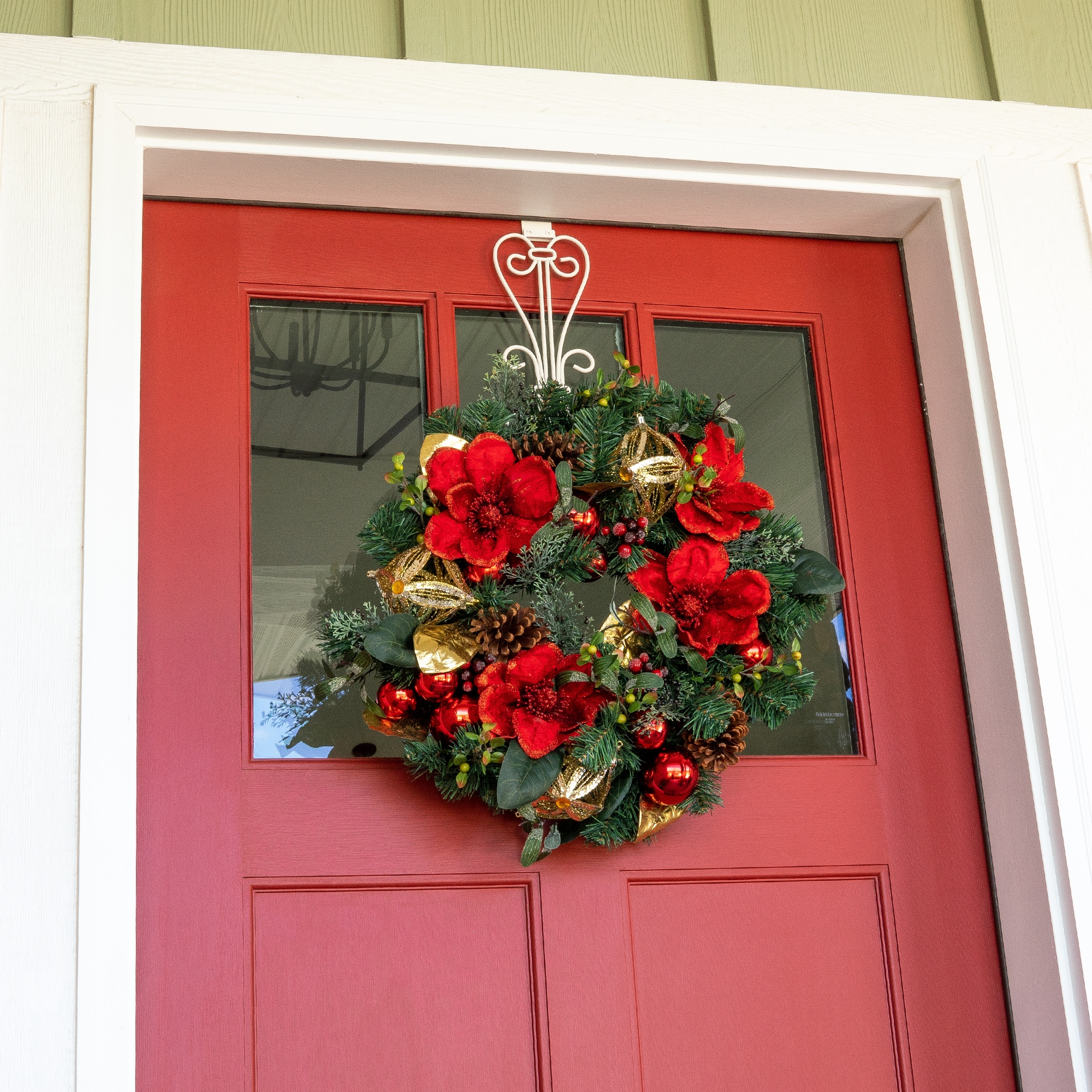 30 Inch Pre-Lit Pine Christmas Wreath with LED Lights