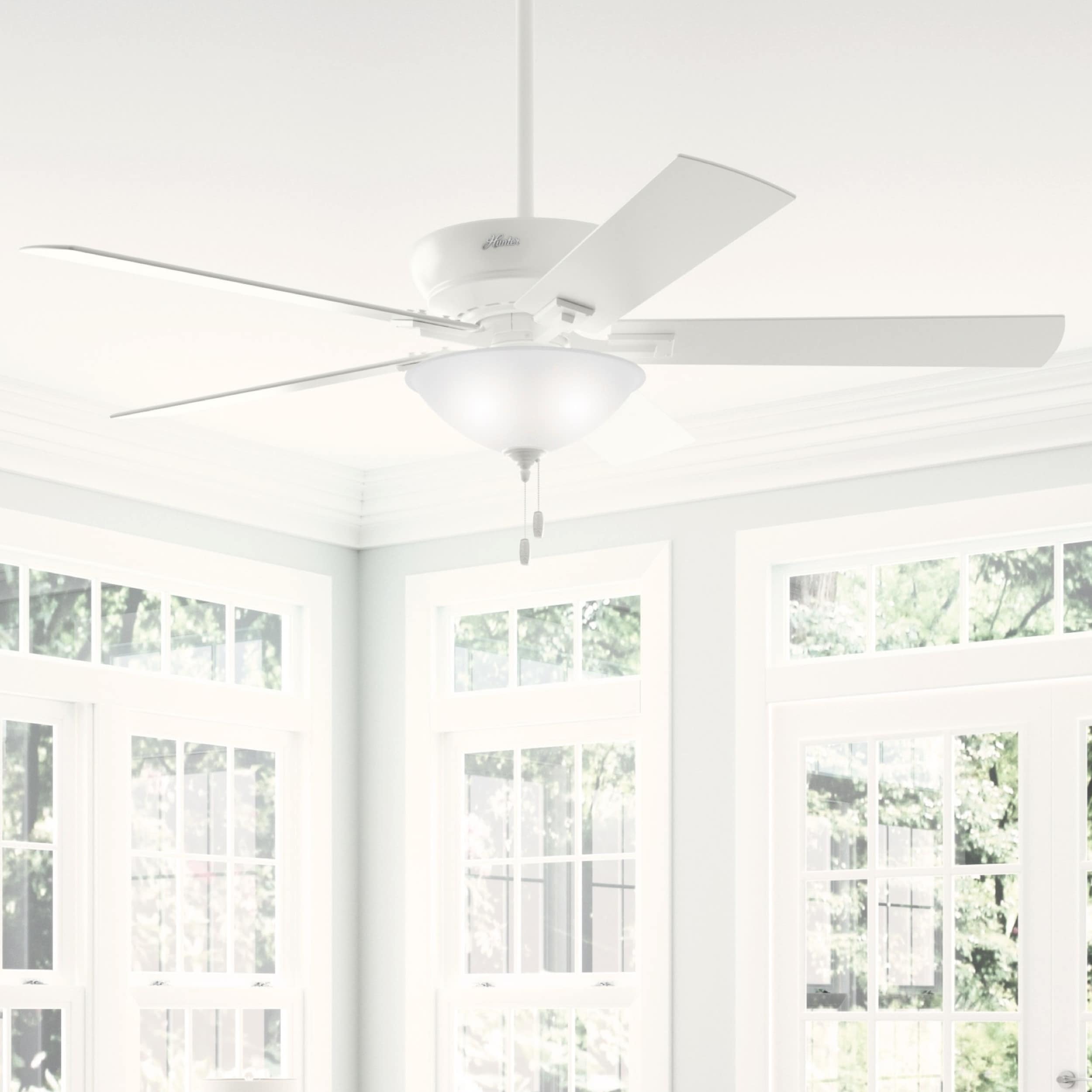 Hunter 51187 Regalia 60-in Integrated LED Fresh White with Fresh White Blades Ceiling Fan With Light ( 5 -Blade )