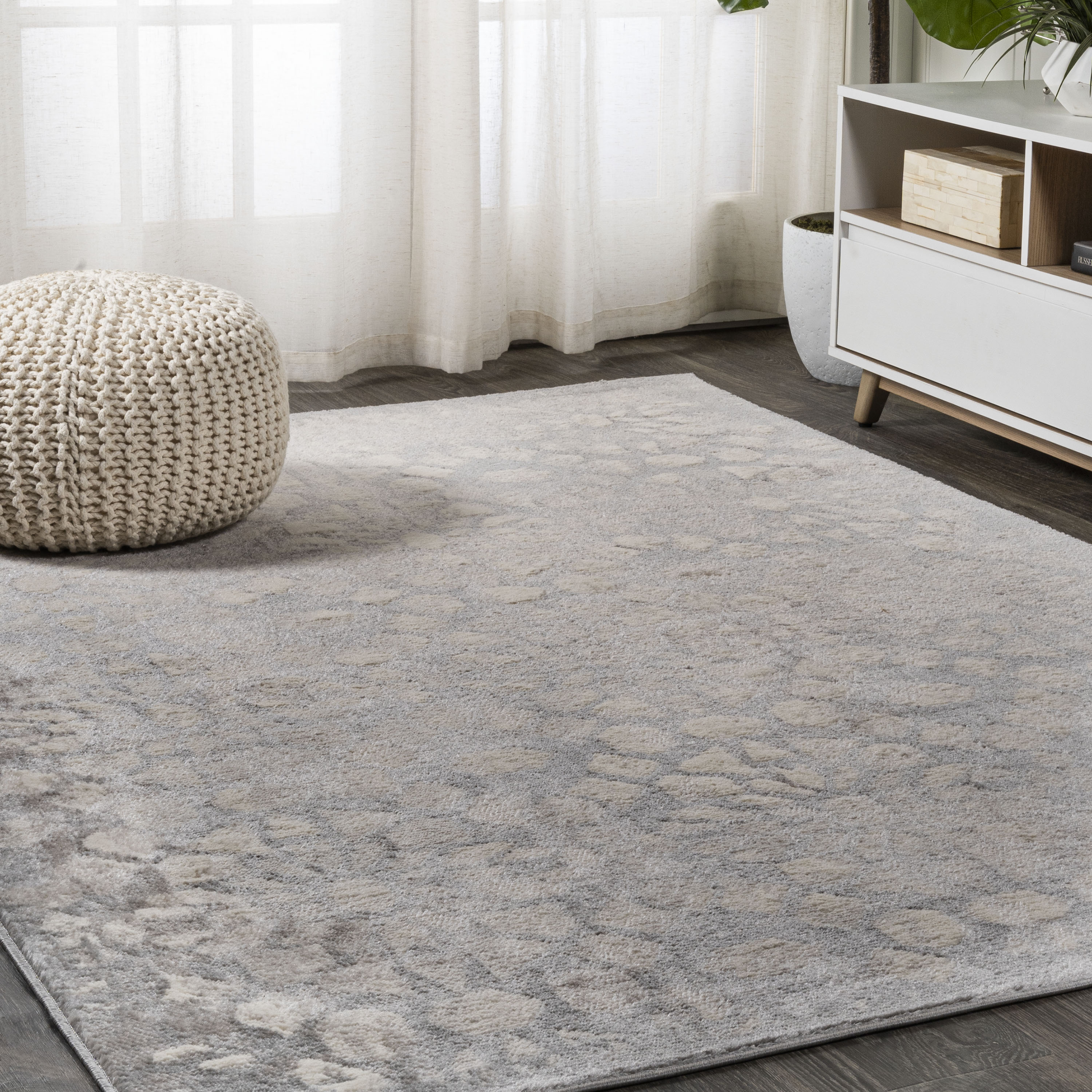 Gray Geometric Synthetic 3' x 5' Reversible Area Rug