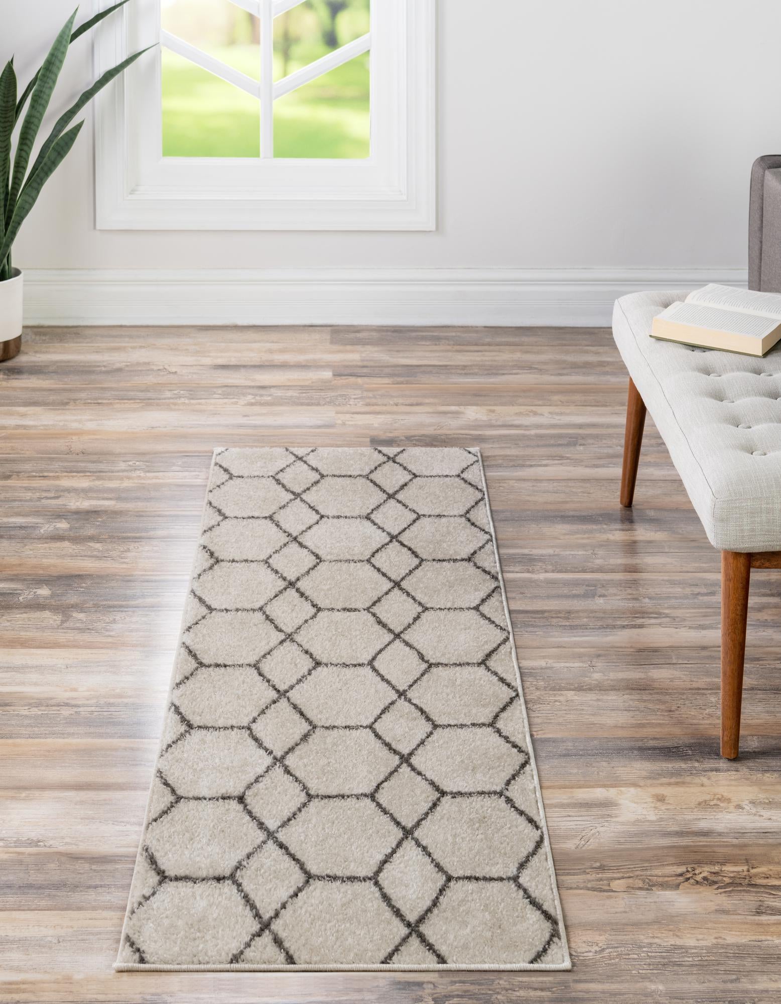Unique Loom 3194126 Trellis Frieze 2 x 9 (ft) Loomed Polypropylene Ivory Rectangular Indoor Trellis Runner rug