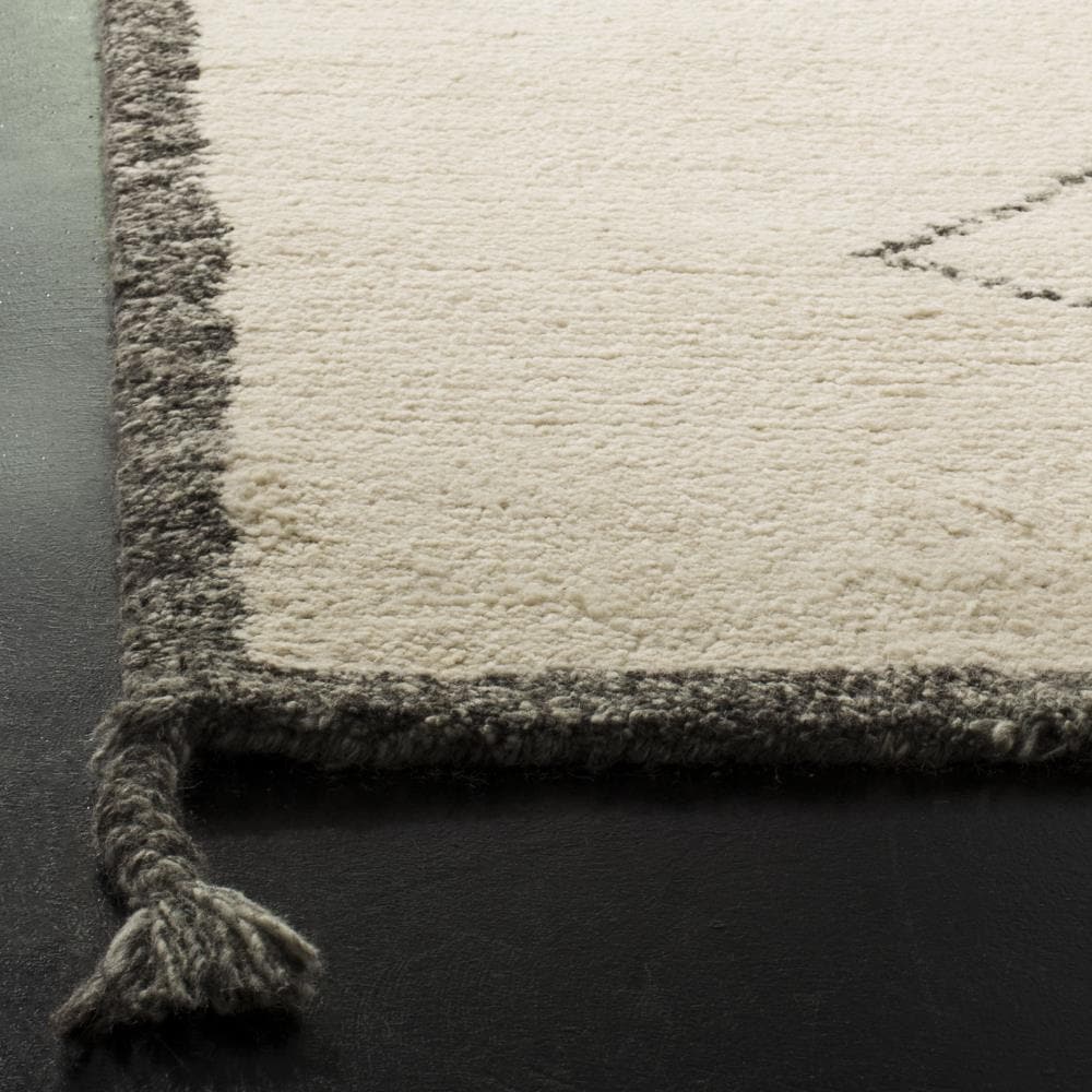 Ivory Hand-Tufted Wool Shag 4' x 6' Rug