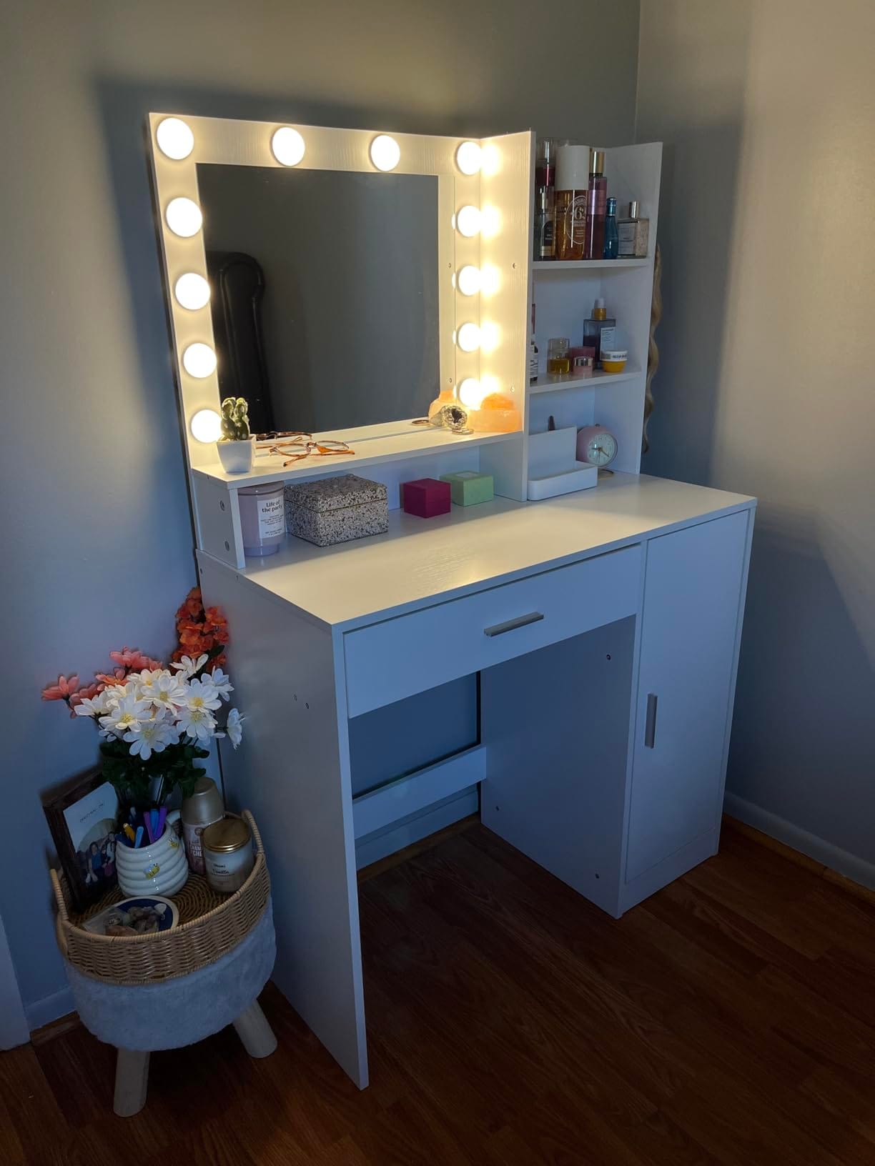 EXTRAUP YHL70417.00LBRN Bedroom-Vanities - View #6