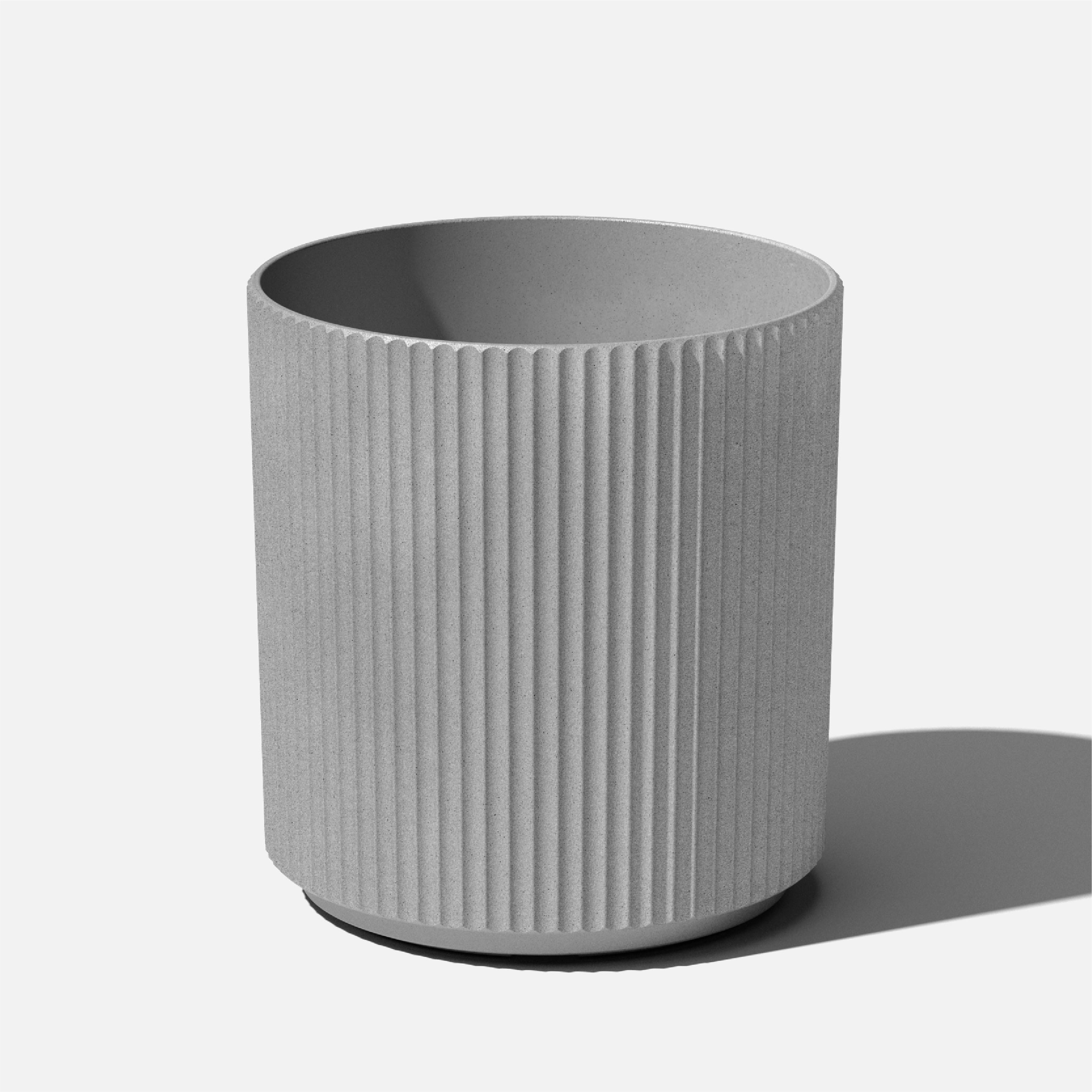 Veradek DMV20C Round 18.5-in W Extra Large Gray Plastic Indoor/Outdoor Planter with Drainage Holes