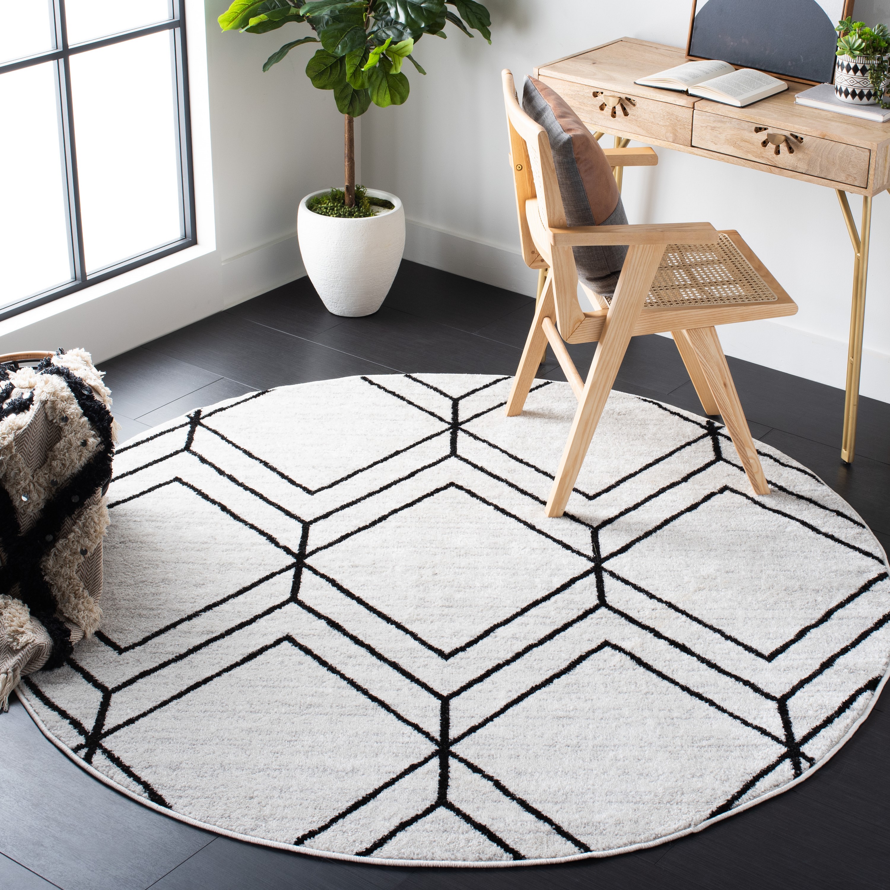 Safavieh ADR241A-6R Adirondack 6 x 6 (ft) Loomed Polypropylene Ivory/Black Round Indoor Geometric Bohemian/Eclectic Area rug
