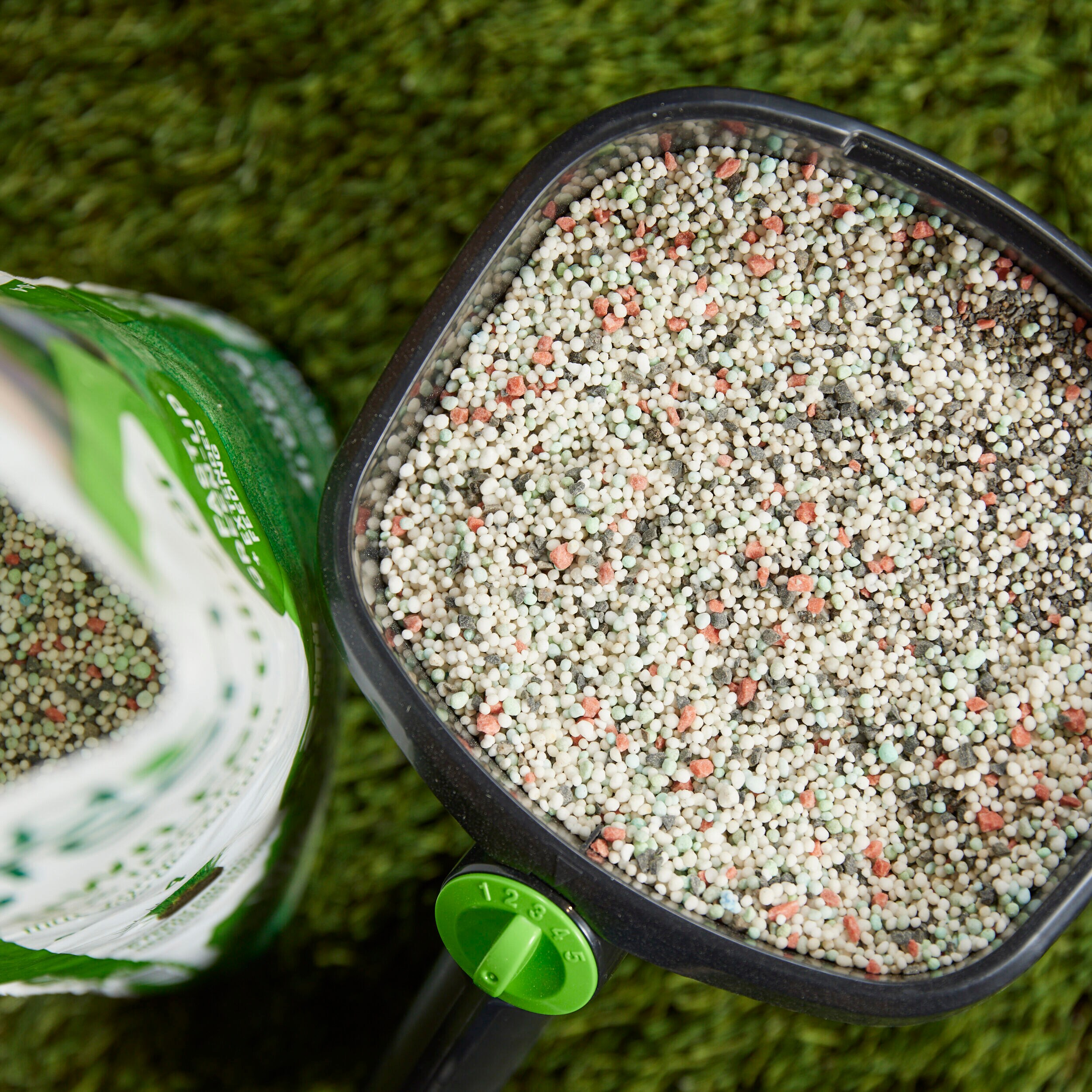 Sta-Green All Season Plus Iron 12-lb 4000-sq ft 22-0-4 All-purpose Fertilizer
