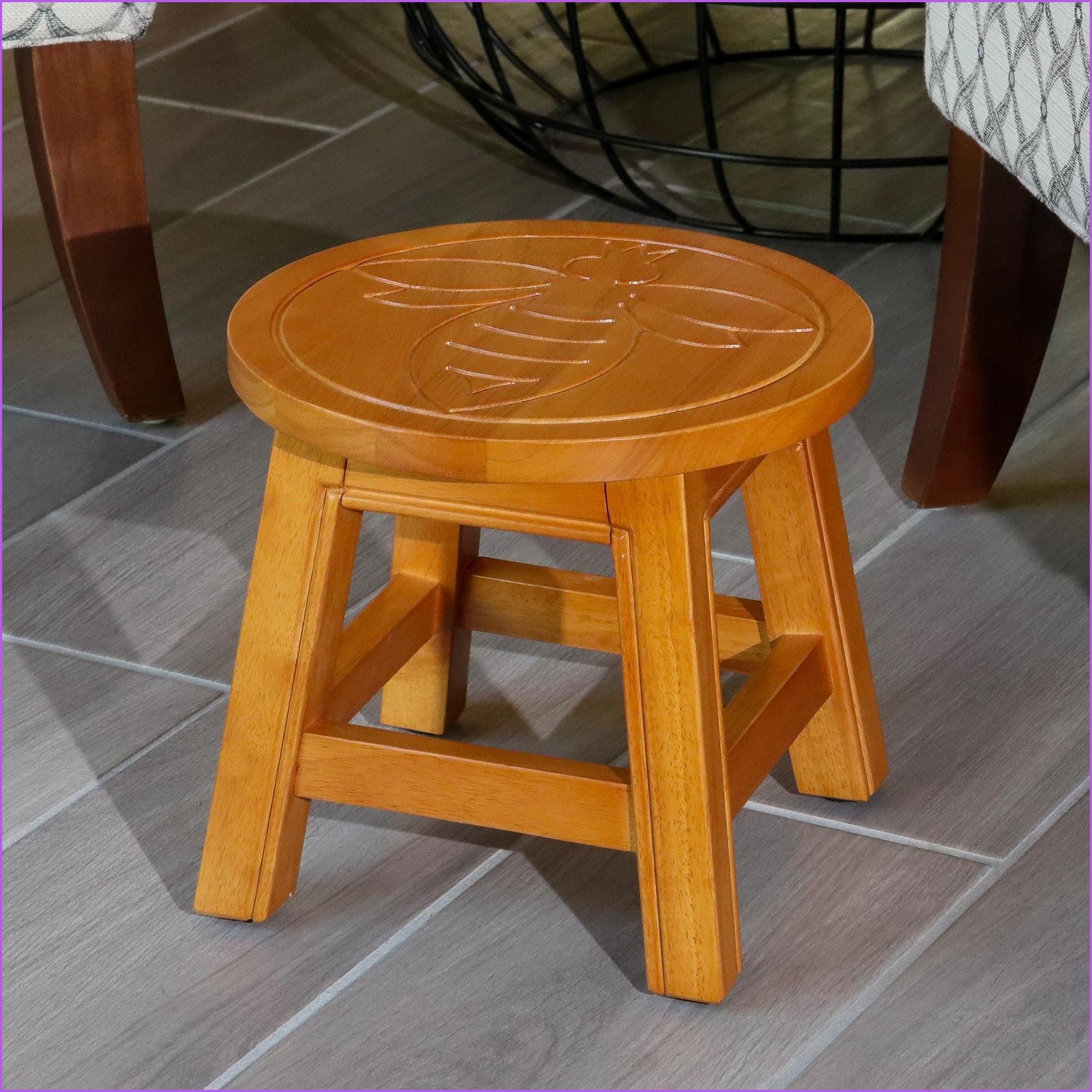 Watnature Step Stool Carved Rubberwood Queen Bee Design Natural Multi ...