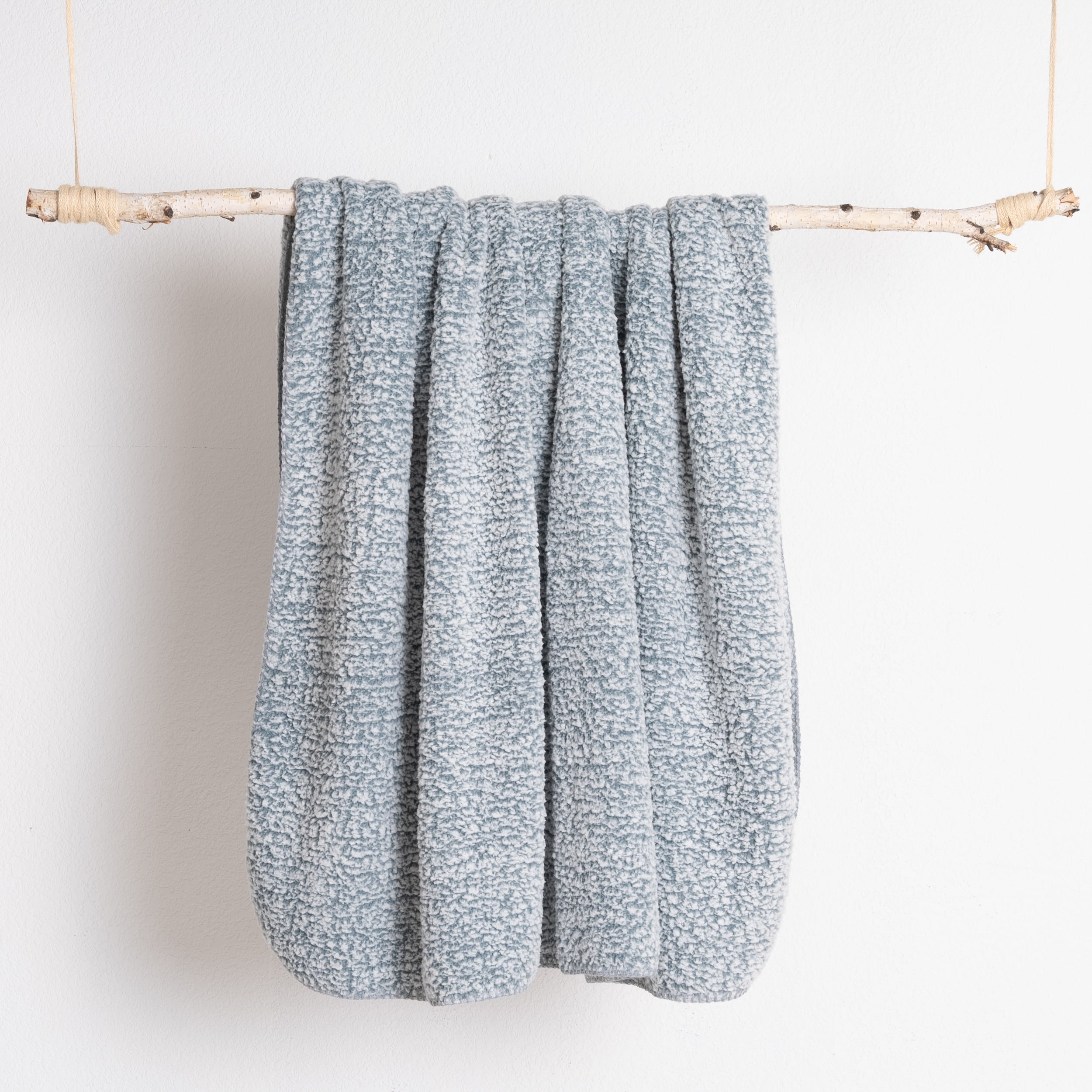 FRESHMINT EG7215472 Heather Cozy Sherpa Arona Blue 50-in x 60-in Polyester Throw