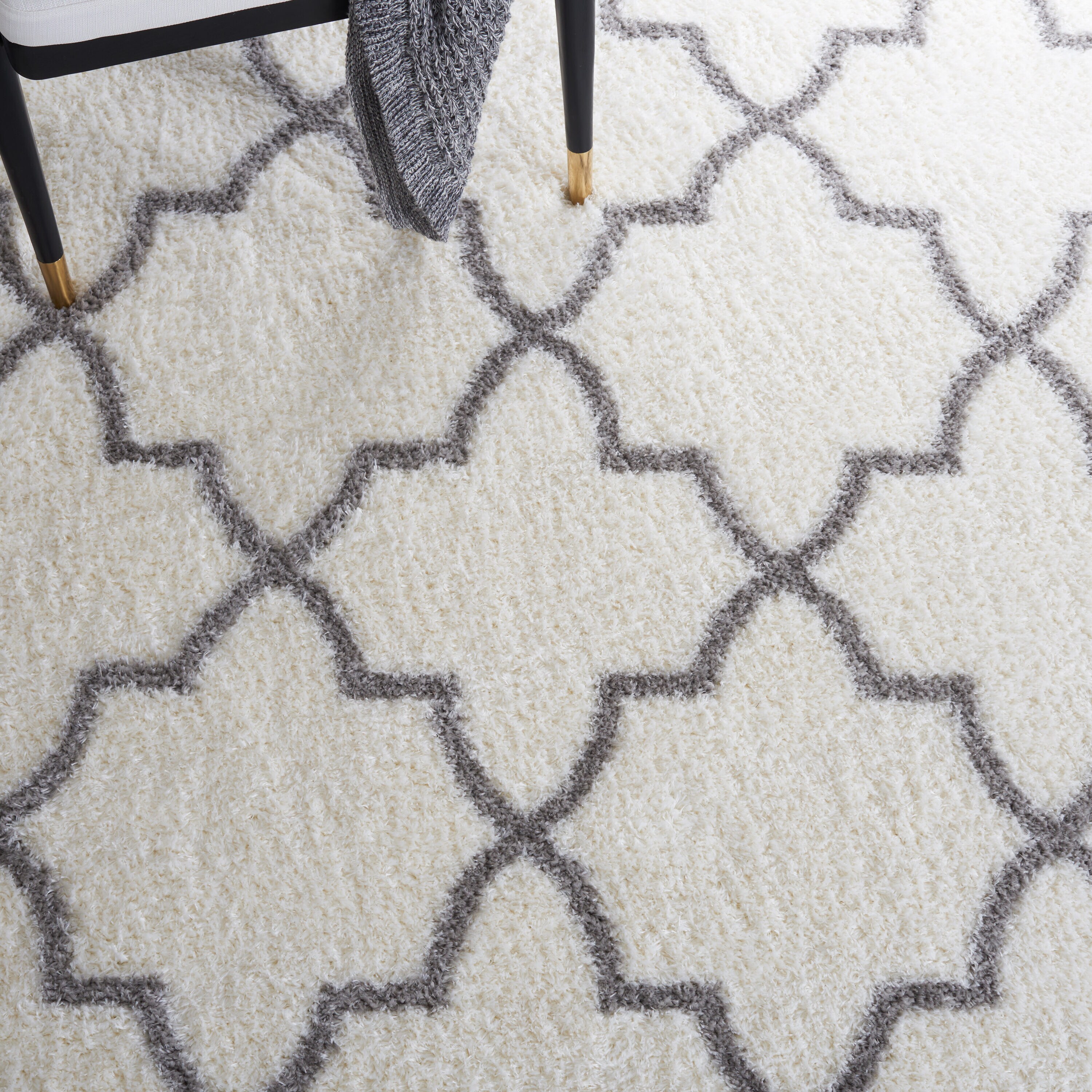 Gray Geometric Hand-Knotted Shag Rug, 5' x 7'