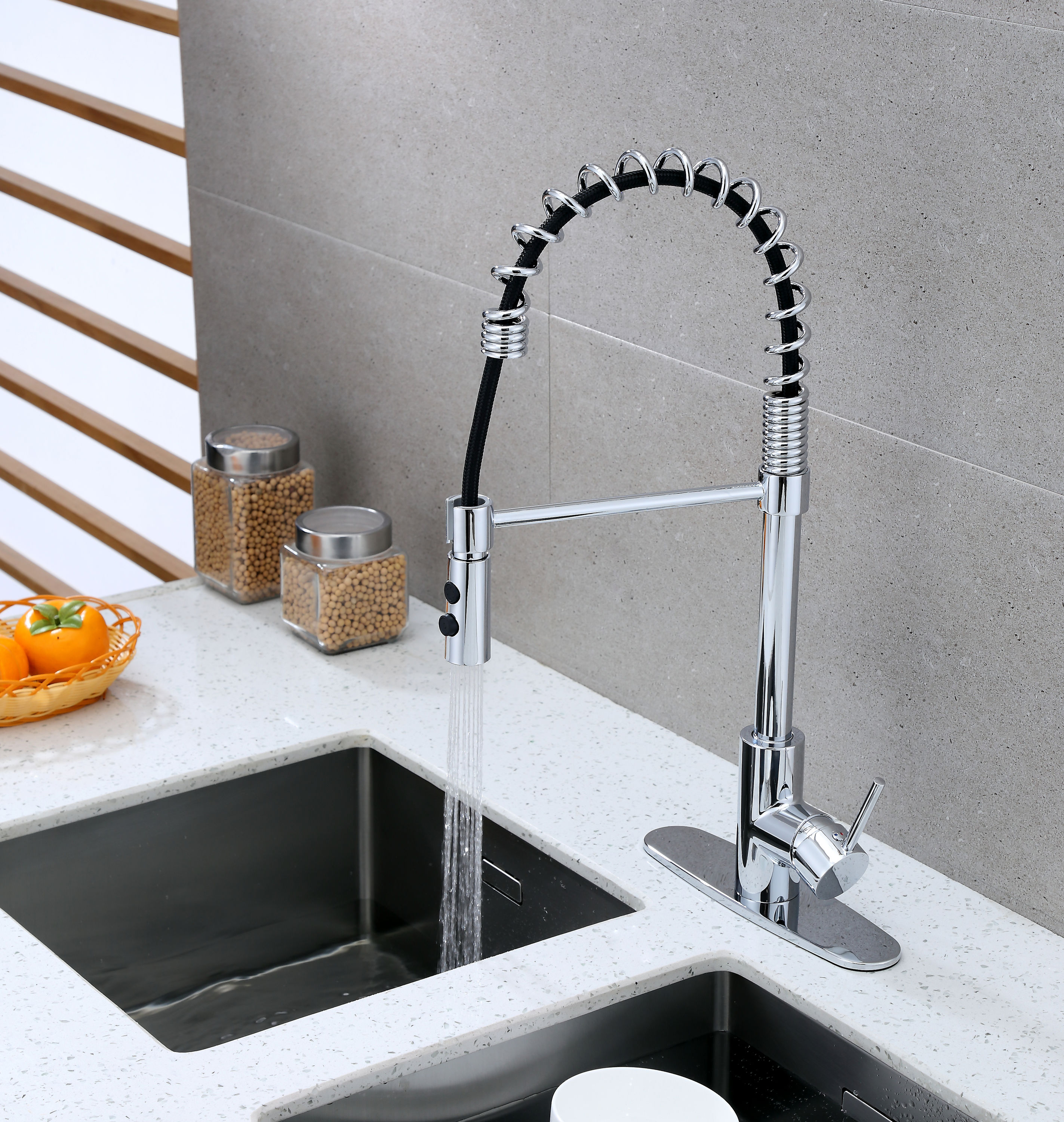 Runfine RF421057 Lincoln Chrome Single Handle Deck-mount Kitchen Faucet with Sprayer ( Deck Plate Included )