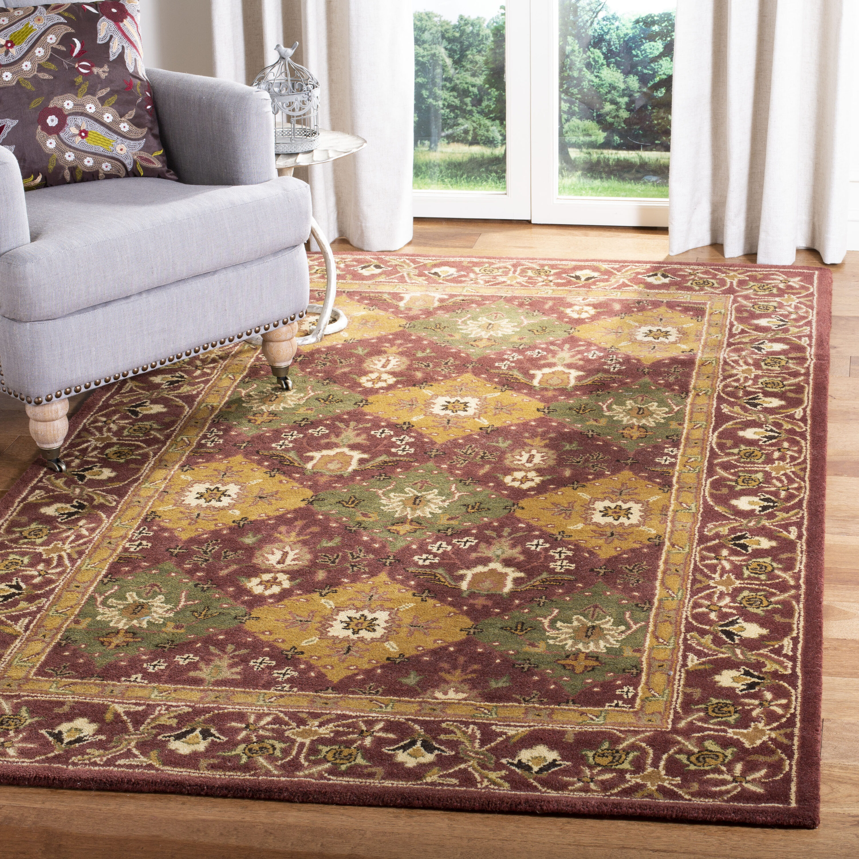 Safavieh AT57B-4 At57 Wine Solid/Tonal 4ft x 6ft Small Rectangle Rug