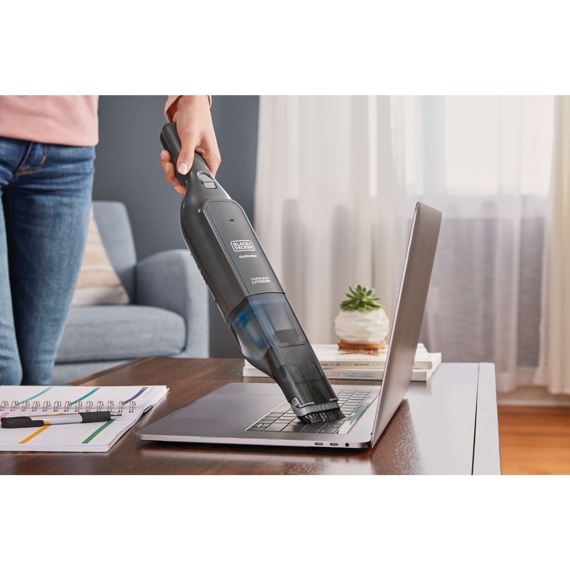 BLACK+DECKER AIRSWIVEL Versatile Corded Bagless Upright Vacuum in the  Upright Vacuums department at