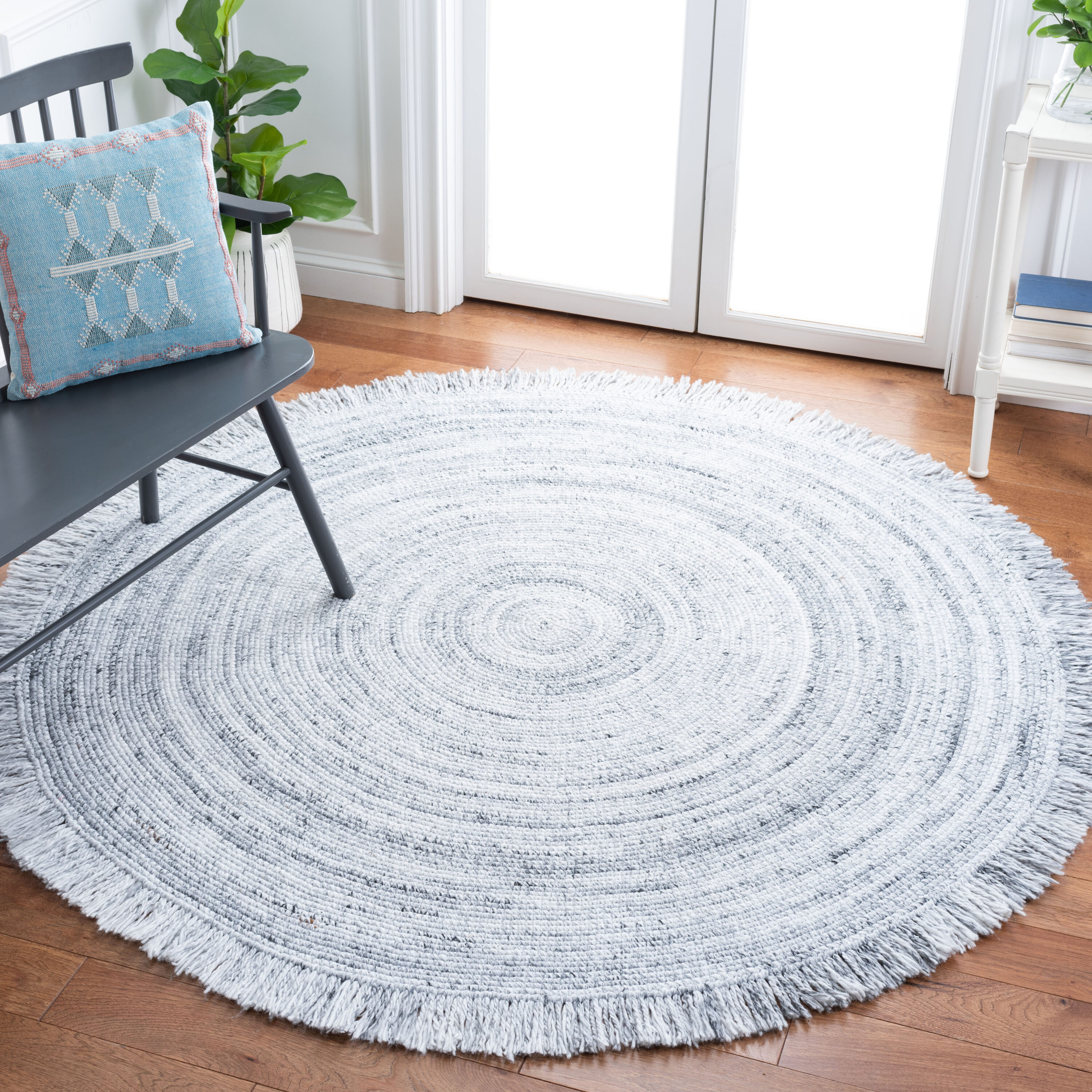  Braided 950 With Fringes Light Gray Bohemian 5ft x 5ft Round Rug