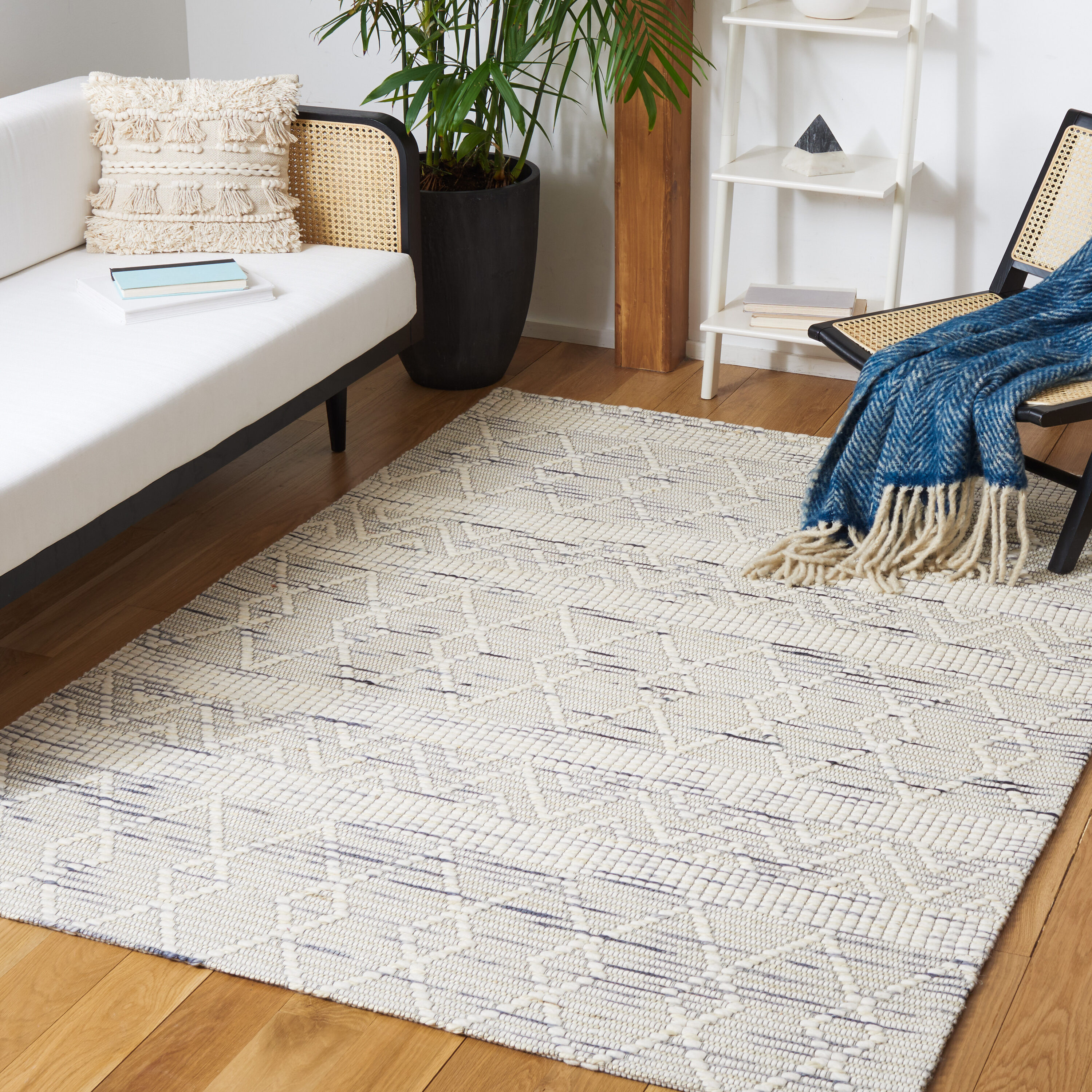  Marbella 902 Ivory/Gray Bohemian 4ft x 6ft Small Rectangle Rug