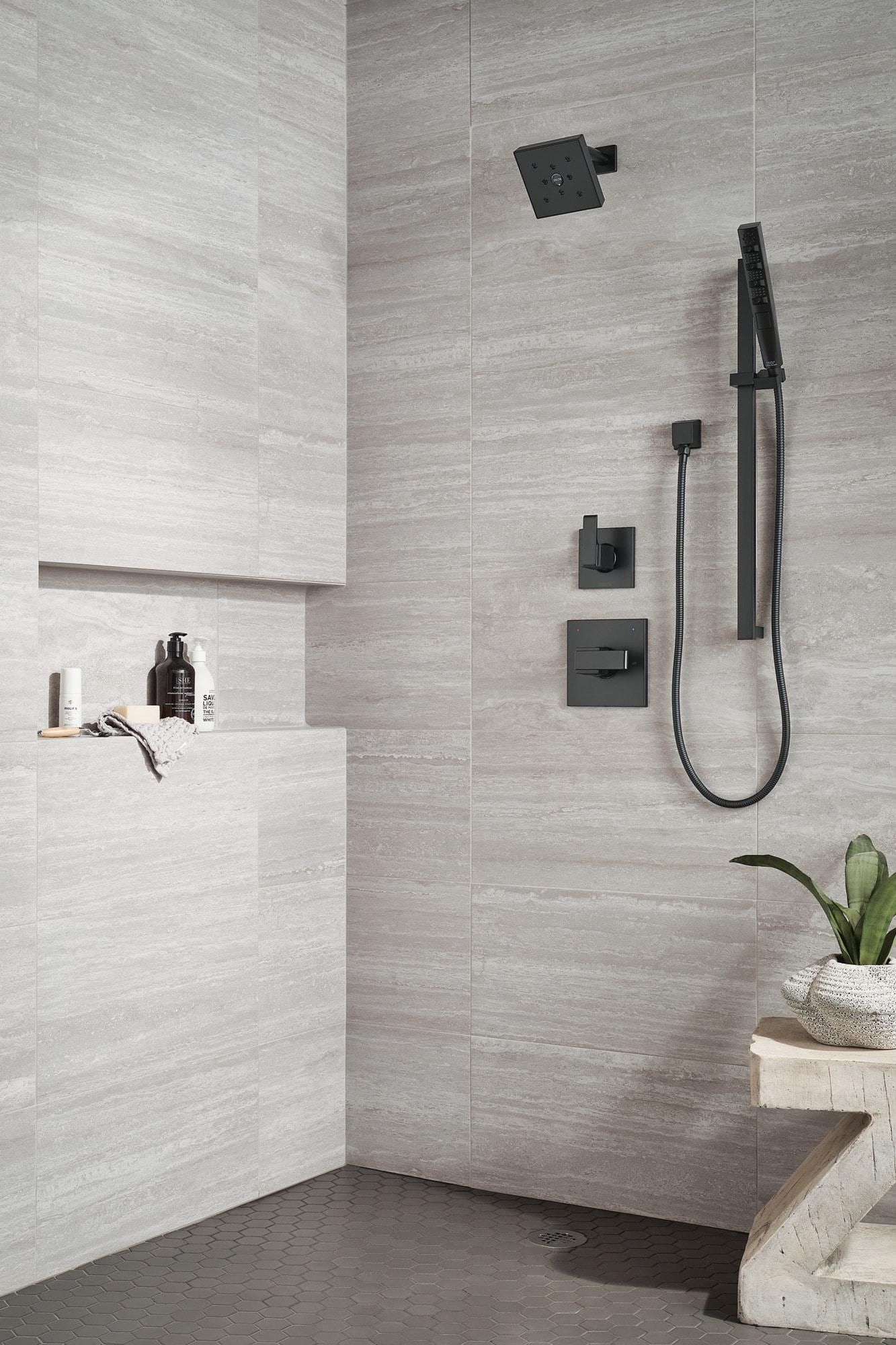 Delta T11867-BL Bath-Shower-Facc - View #12