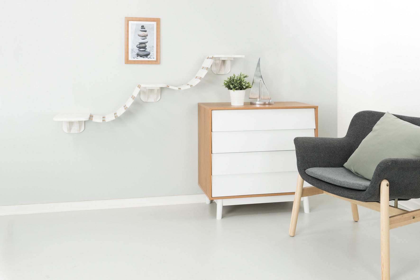 White Wall Mounted Cat Bridge with Sisal Steps
