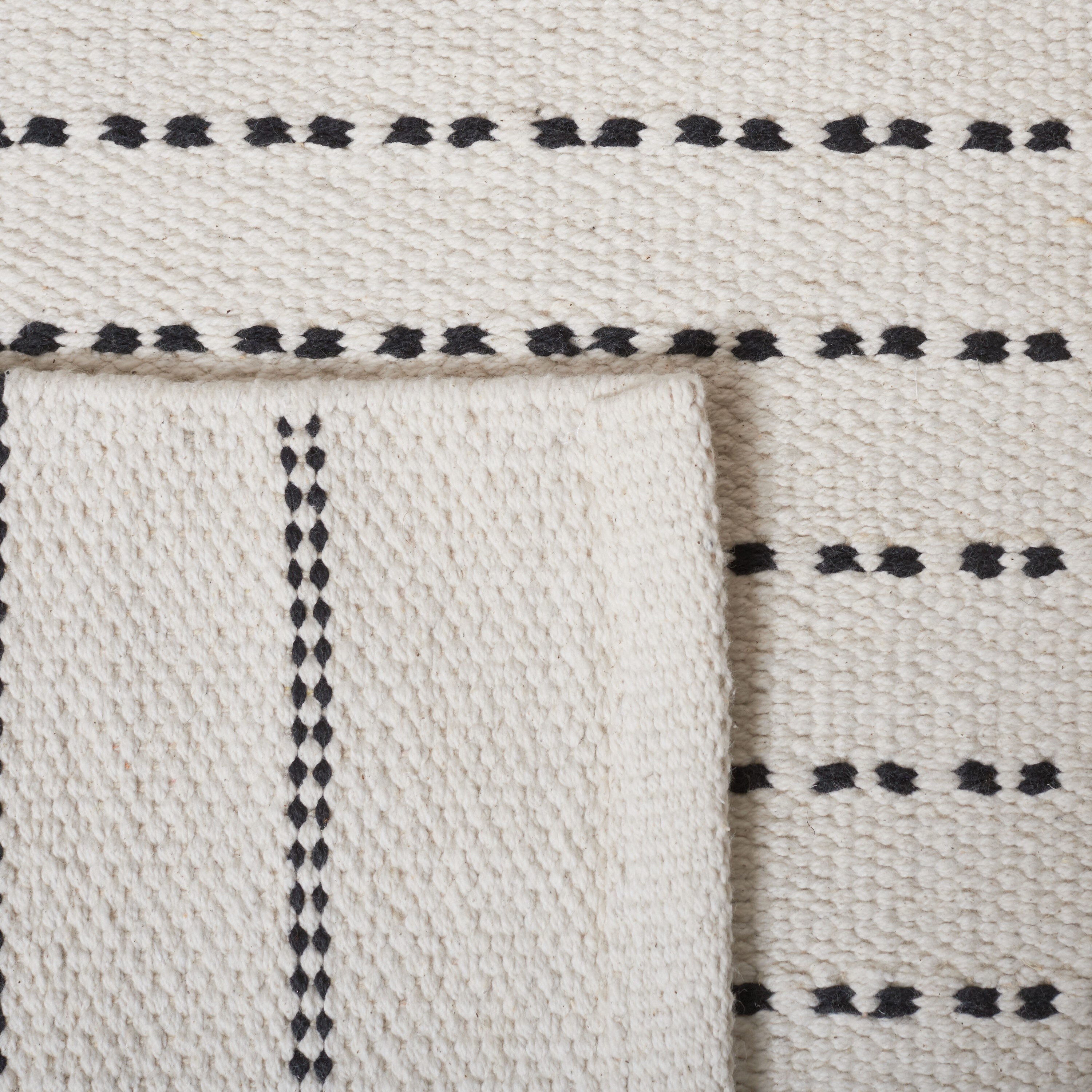 Ivory and Black Handwoven Wool Kilim Area Rug 3' x 5'