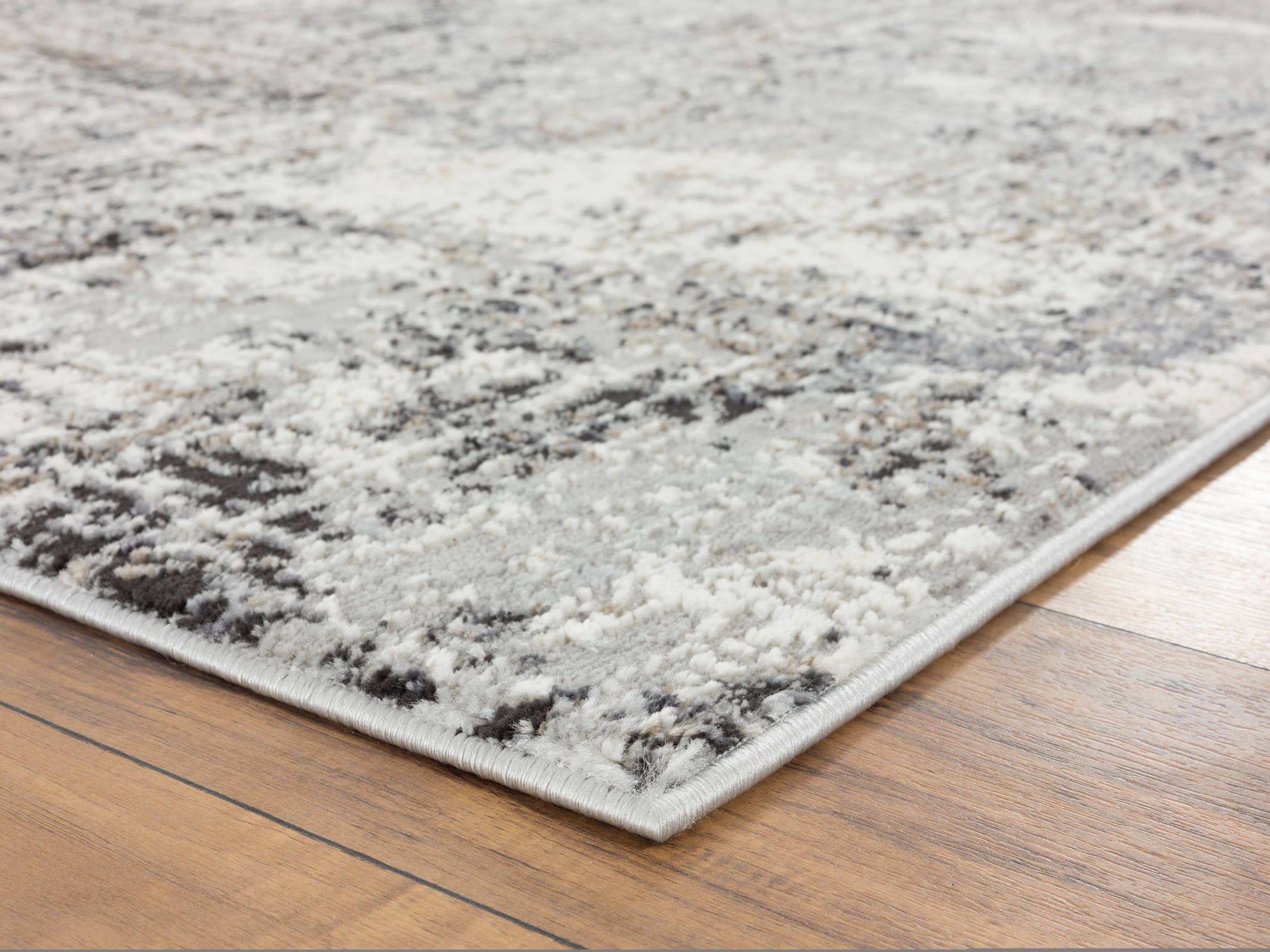 United Weavers Of America 4535 10277 88R rugs - View #4