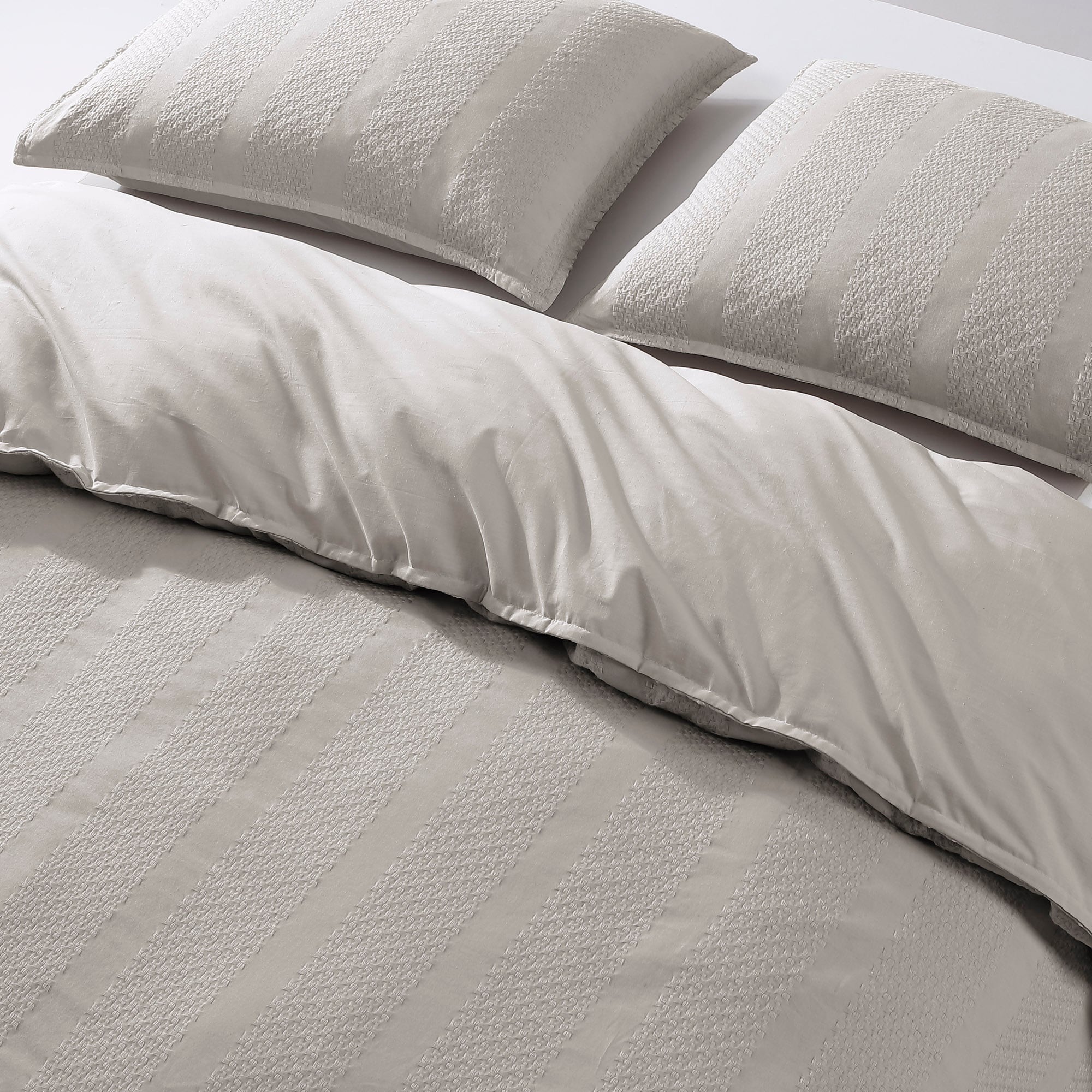 Brielle Home Billie 3-Piece Linen King Duvet Cover Set at Lowes.com